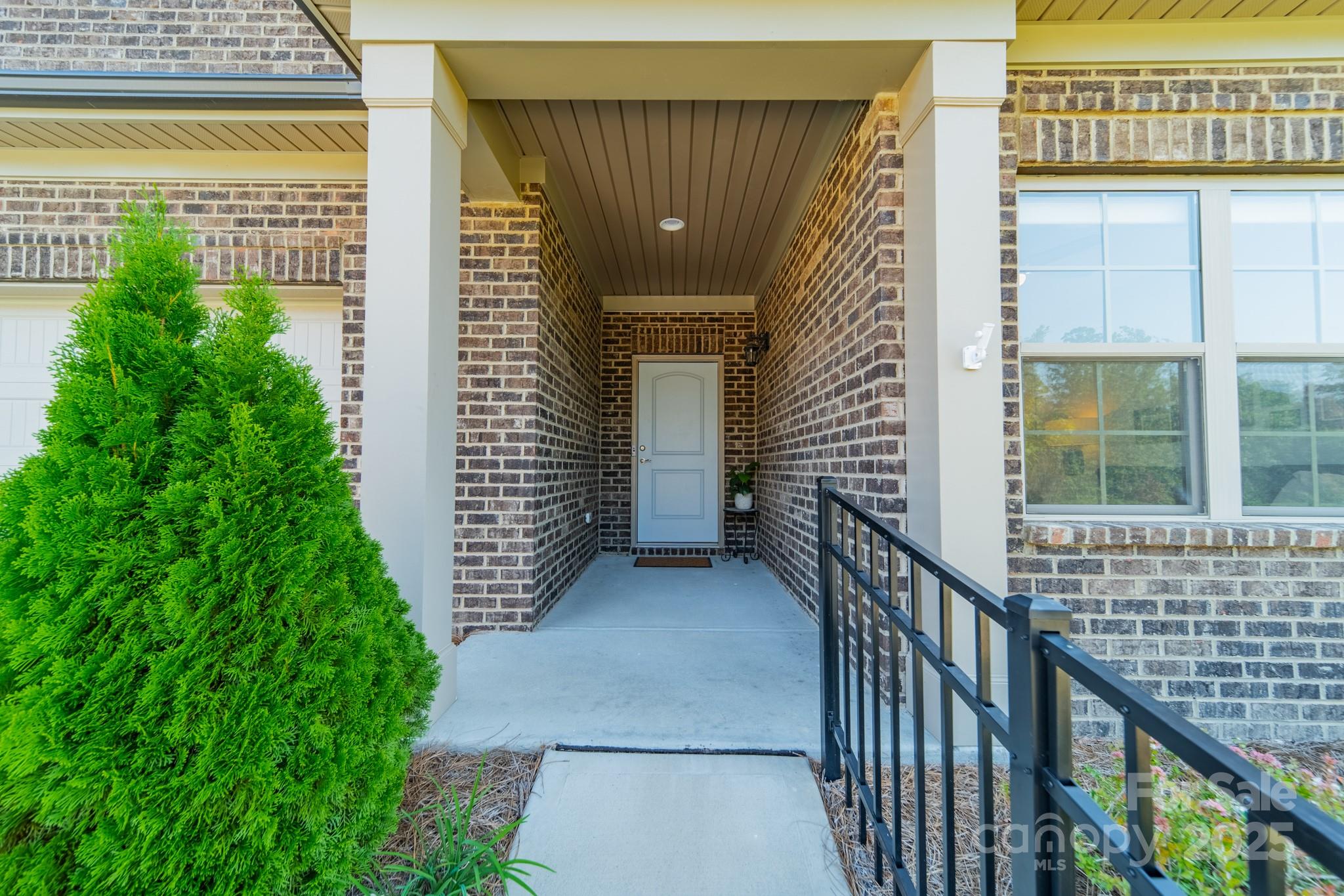 2014 Newstyle Way Property Photo 3