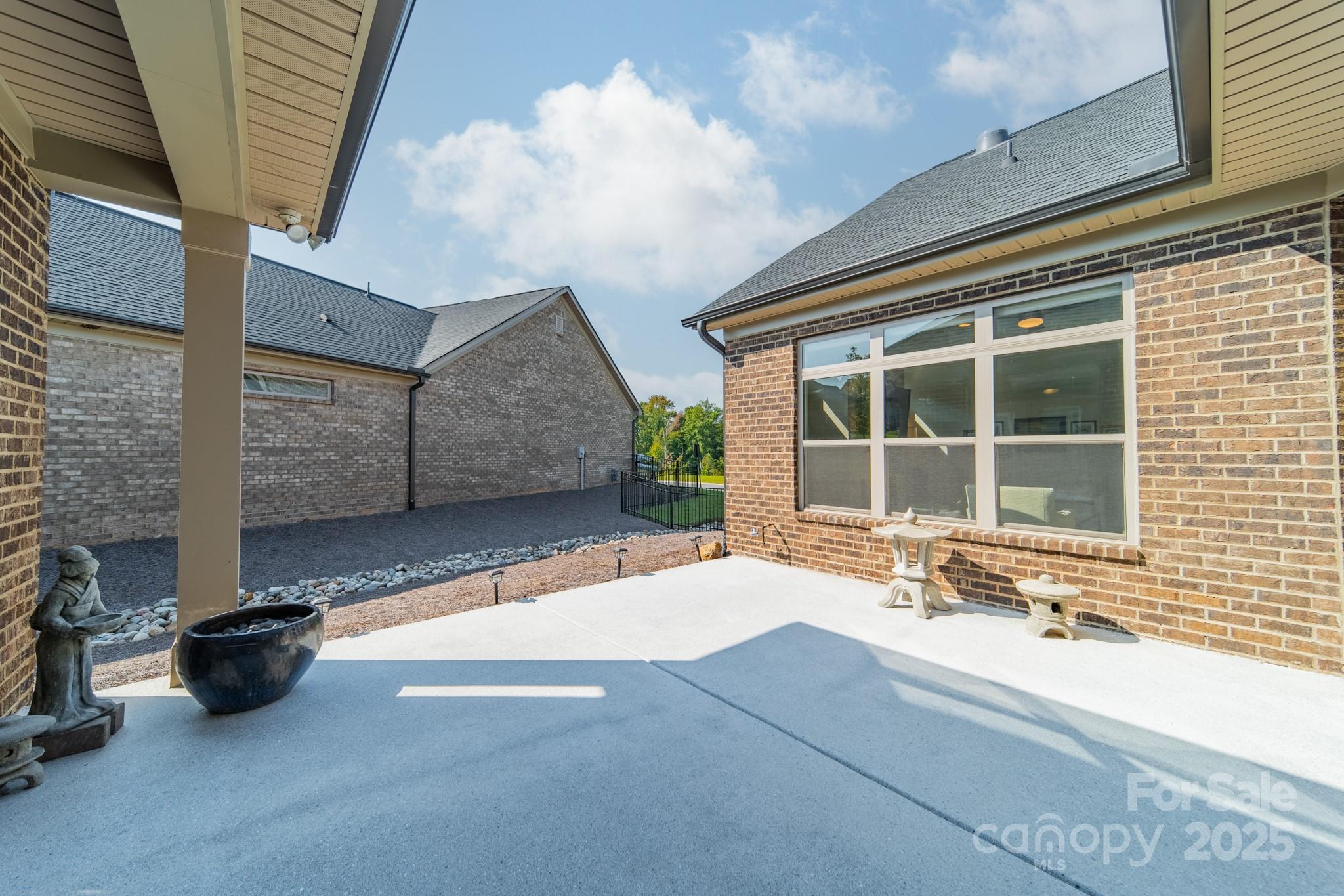 2014 Newstyle Way Property Photo 38