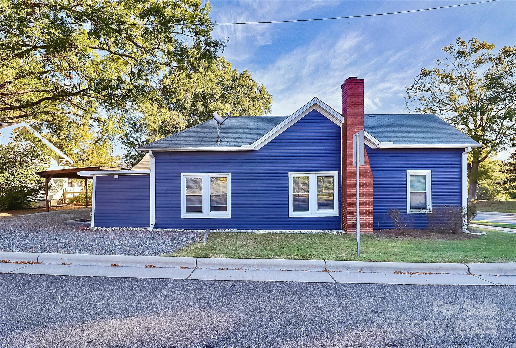 275 S Church Street Property Photo 3
