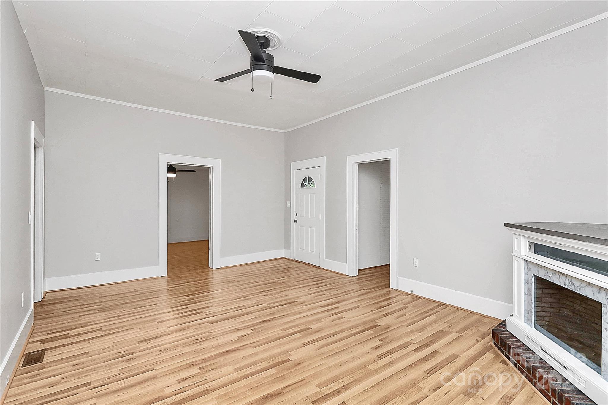 275 S Church Street Property Photo 8