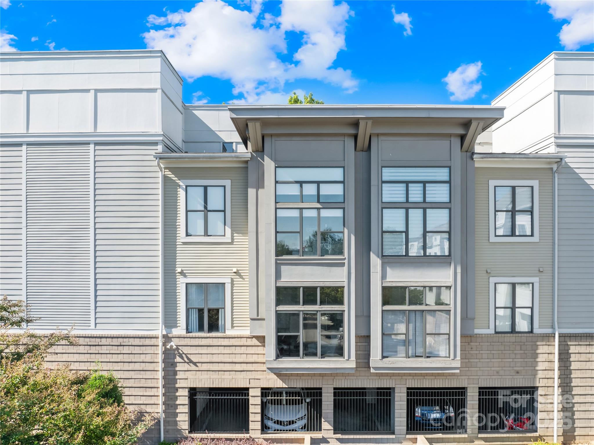 706 N Davidson Street Property Photo 1