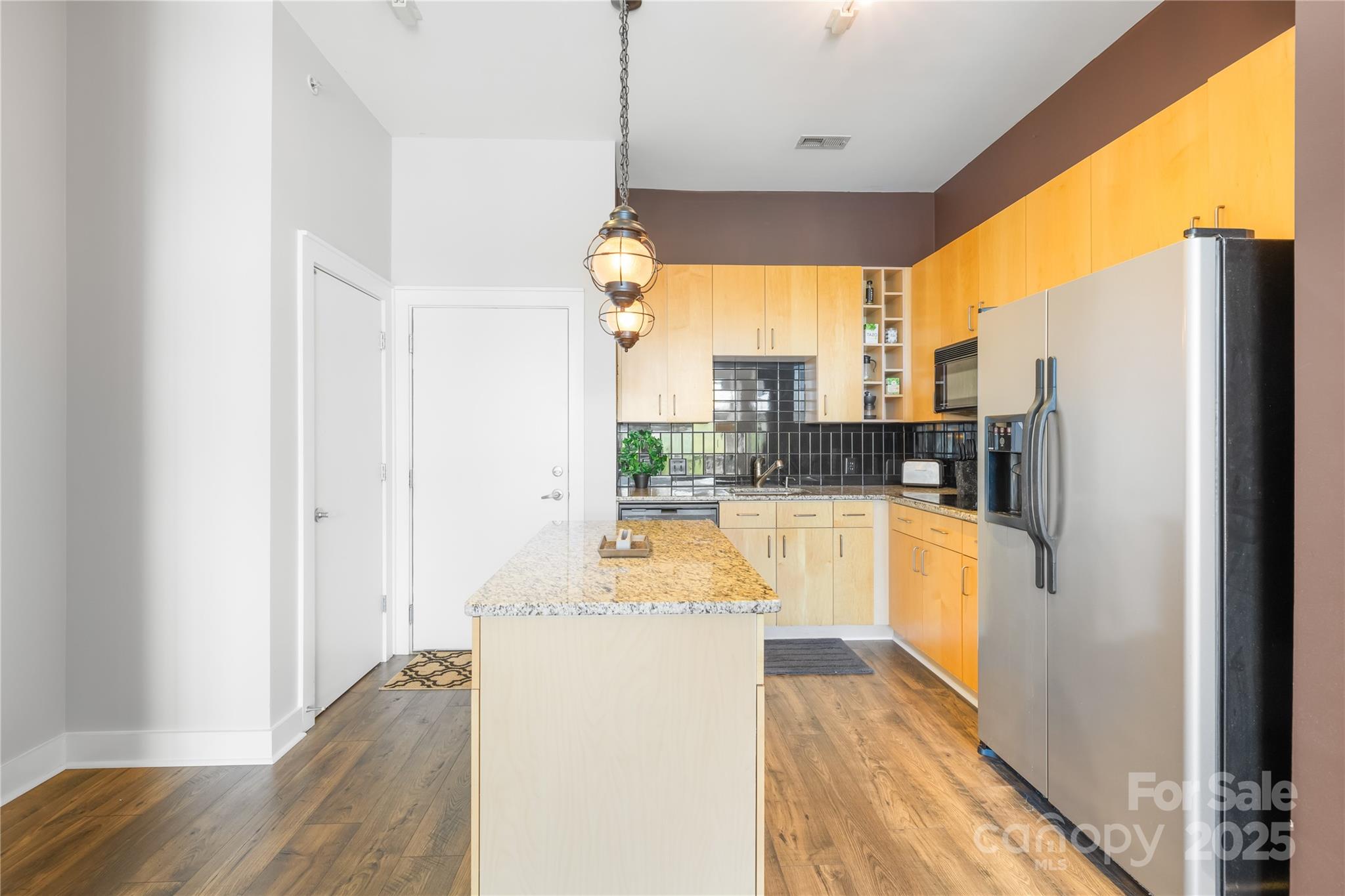 706 N Davidson Street Property Photo 5