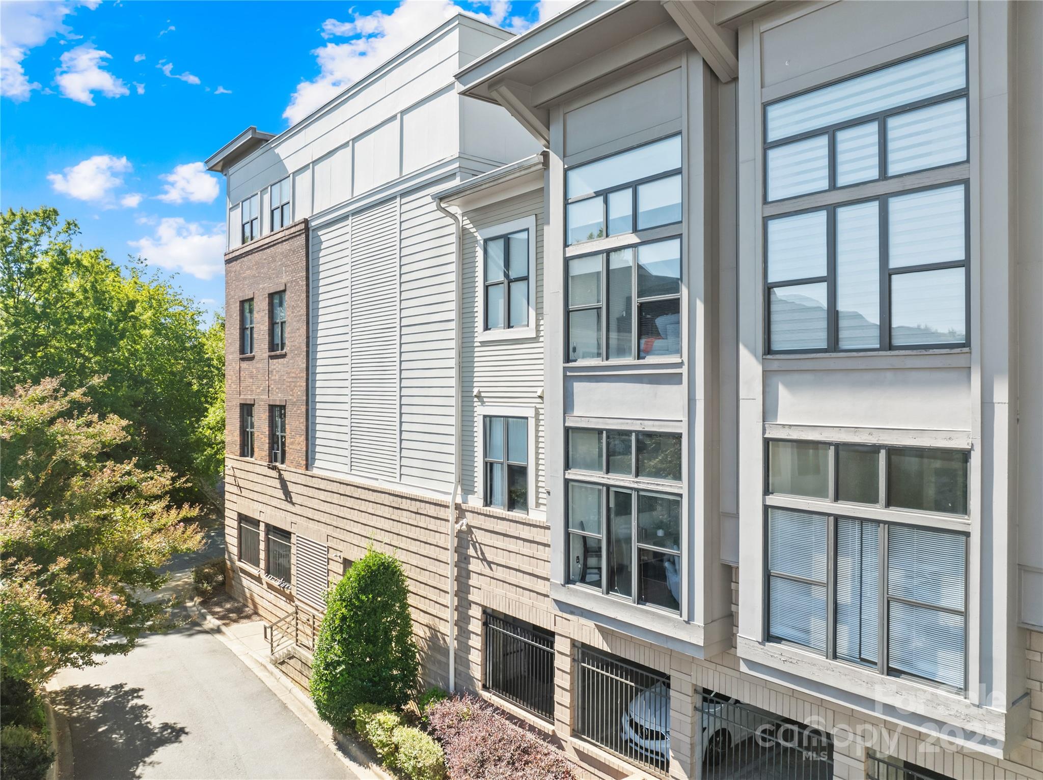 706 N Davidson Street Property Photo 22