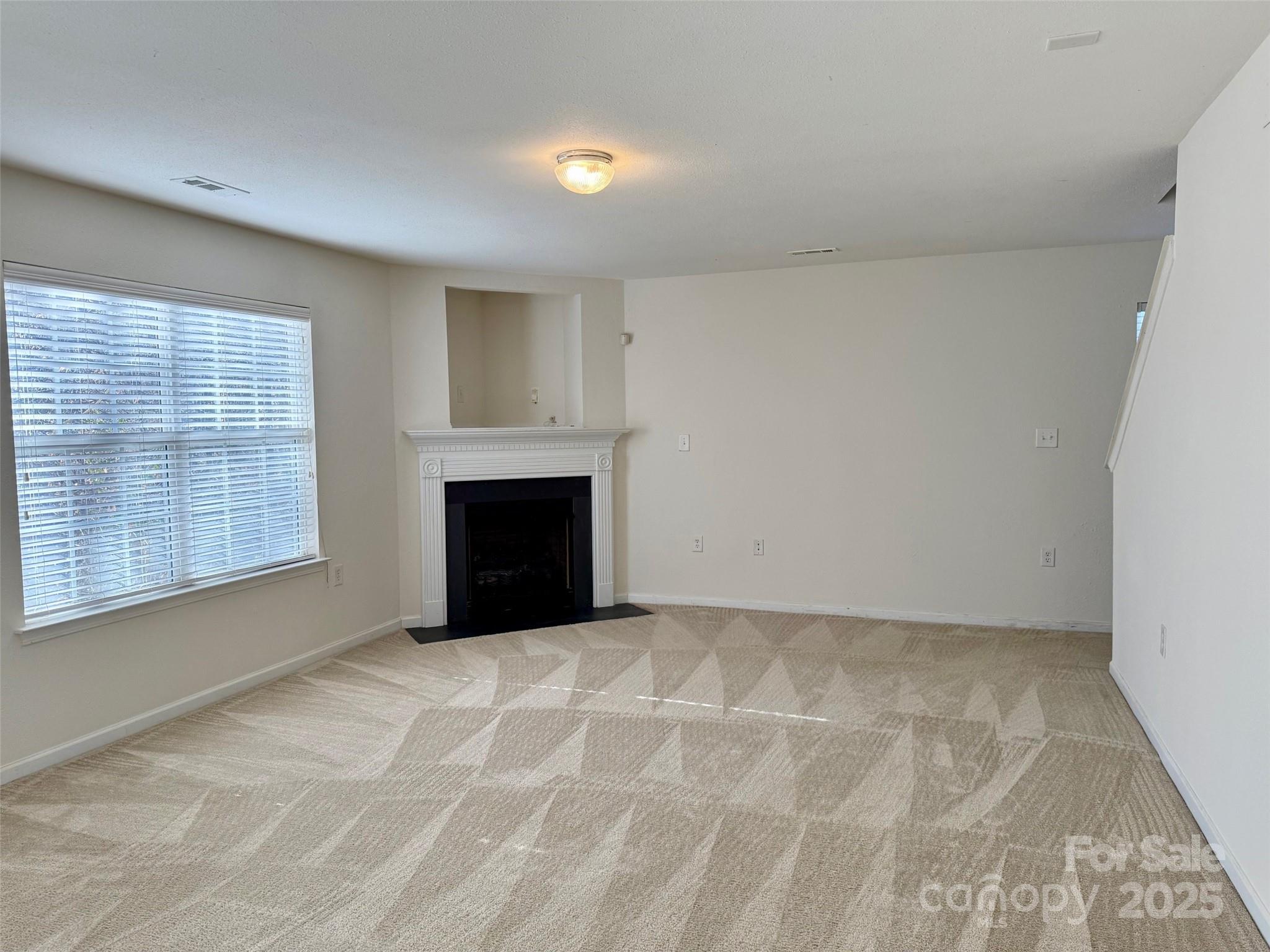 1239 Jordans Pond Lane Property Photo 6