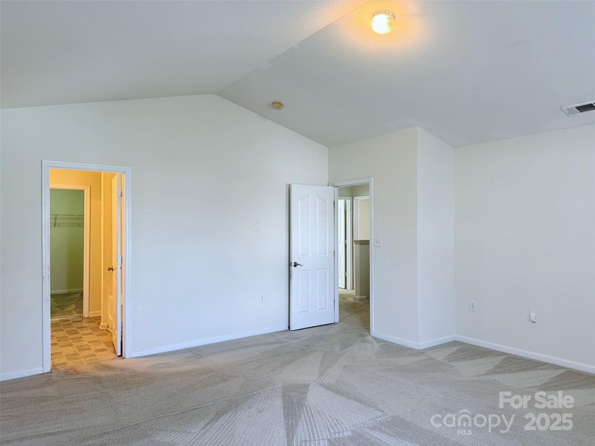 1239 Jordans Pond Lane Property Photo 9