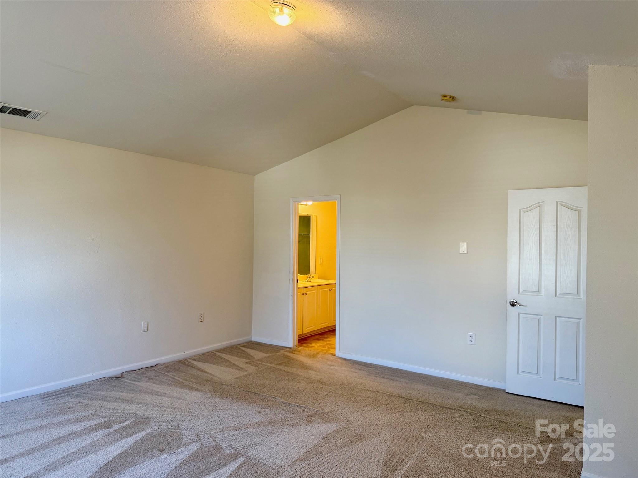 1239 Jordans Pond Lane Property Photo 10