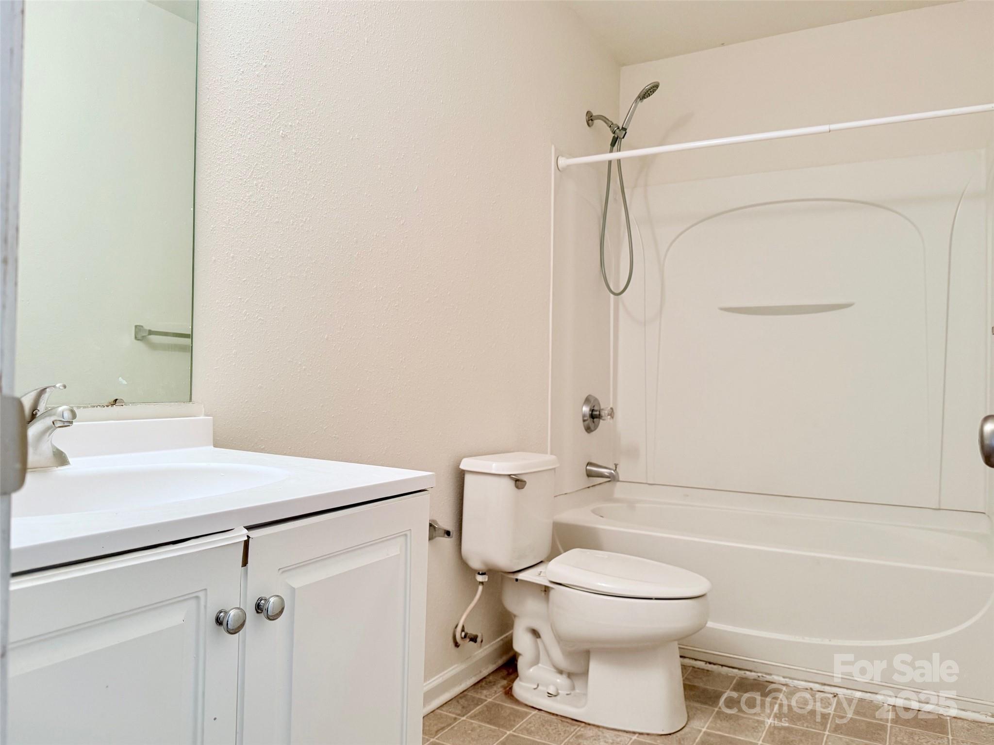 1239 Jordans Pond Lane Property Photo 12
