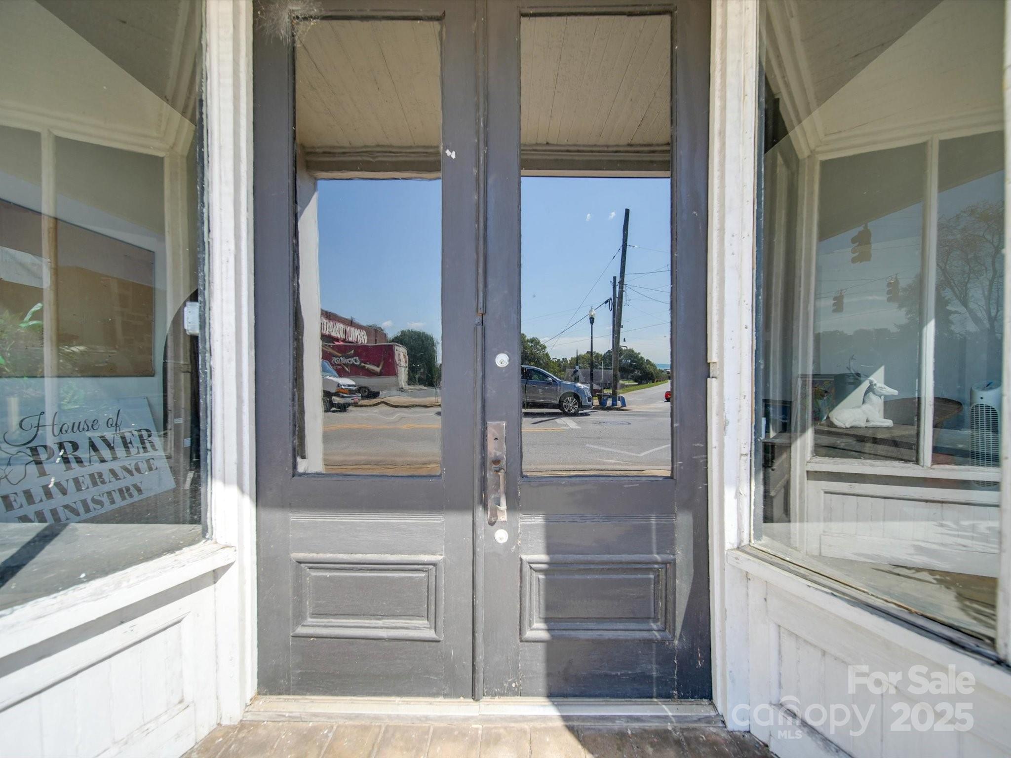106 S Main Street Property Photo 2