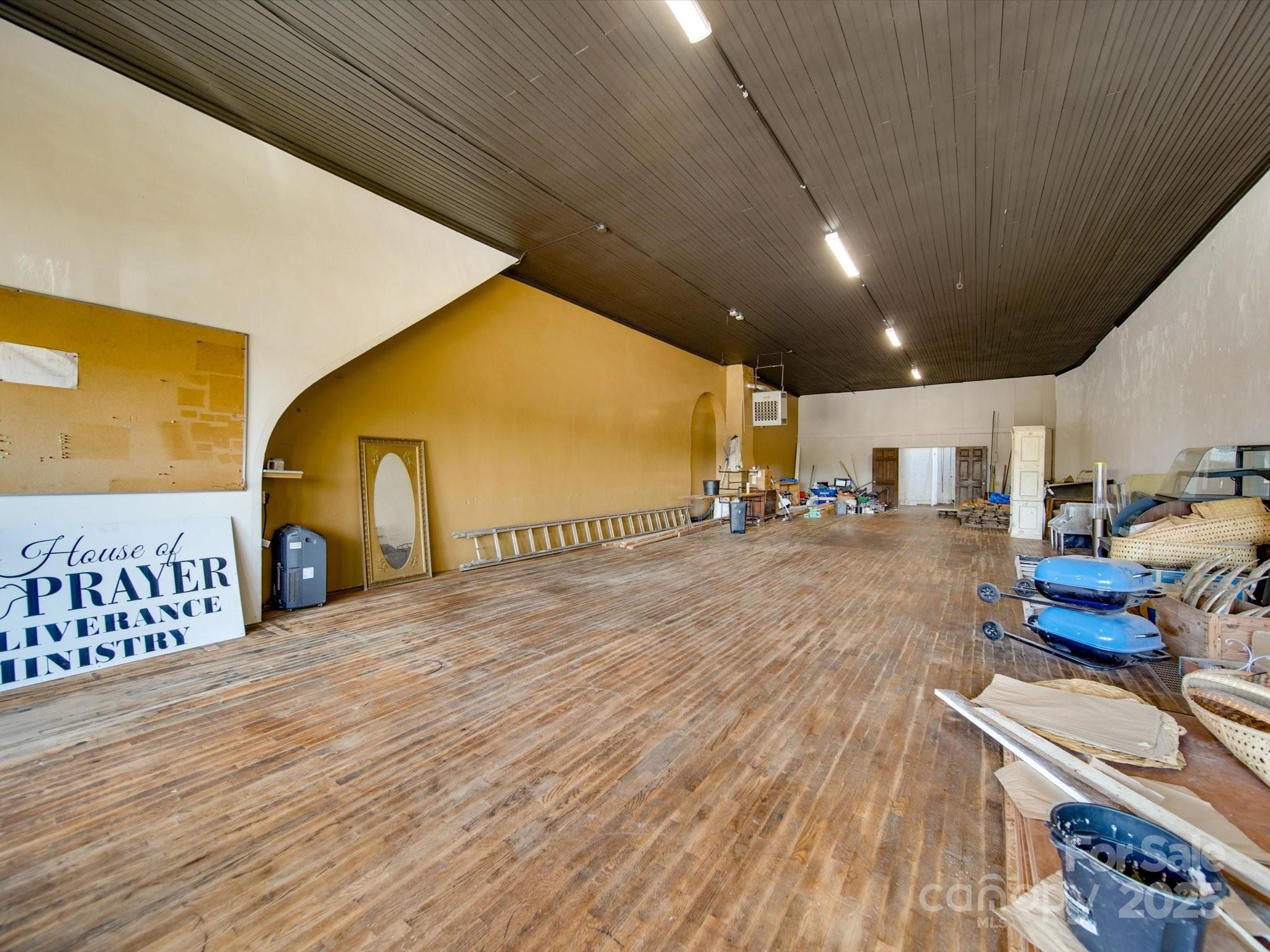106 S Main Street Property Photo 5