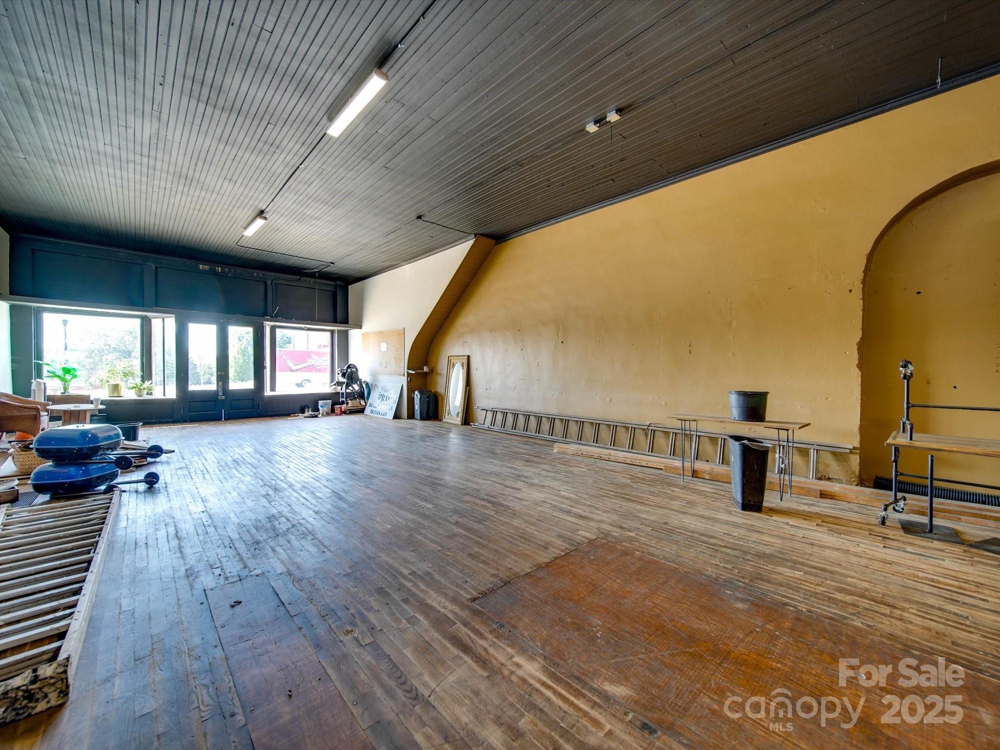 106 S Main Street Property Photo 7