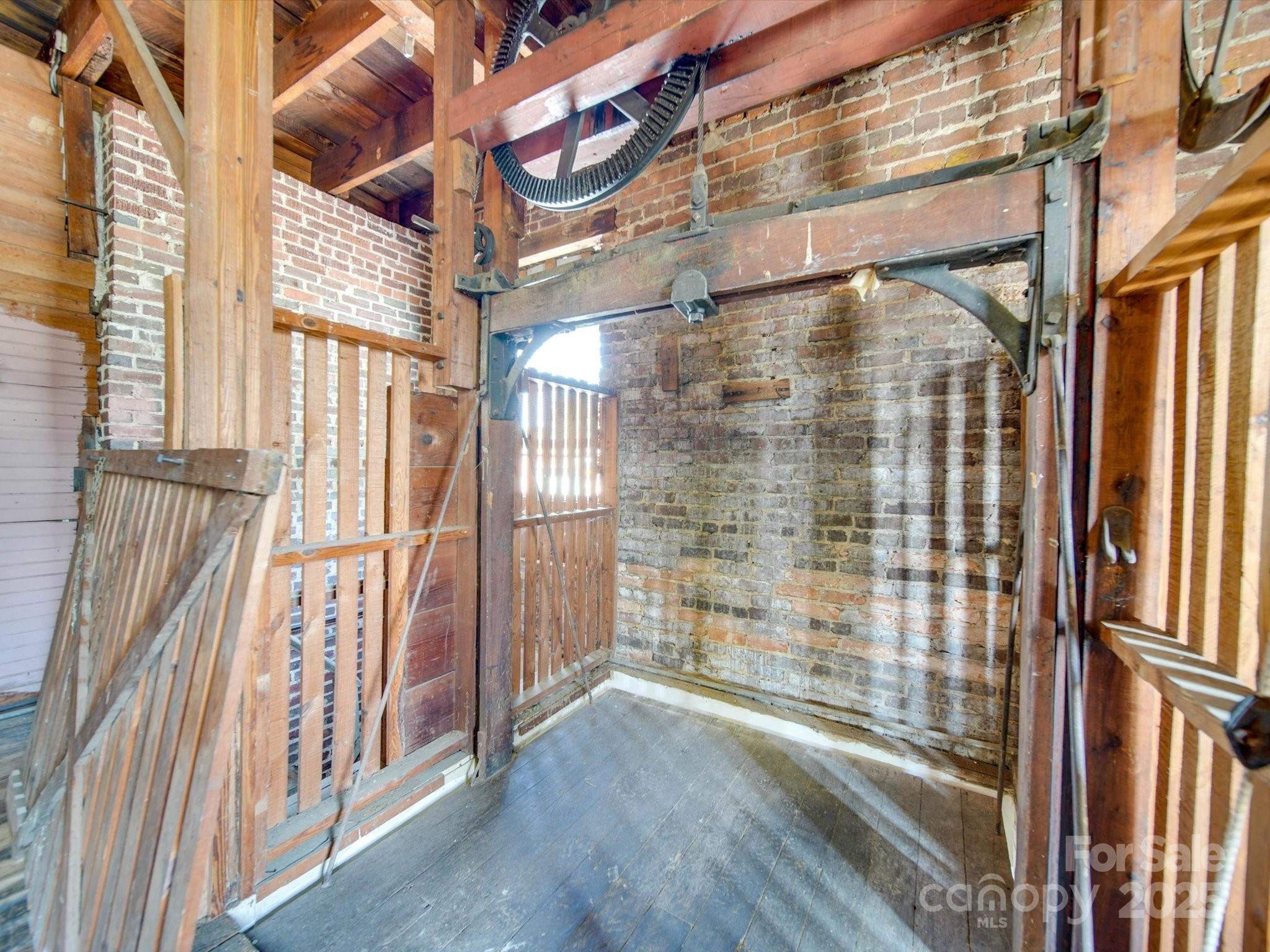 106 S Main Street Property Photo 25