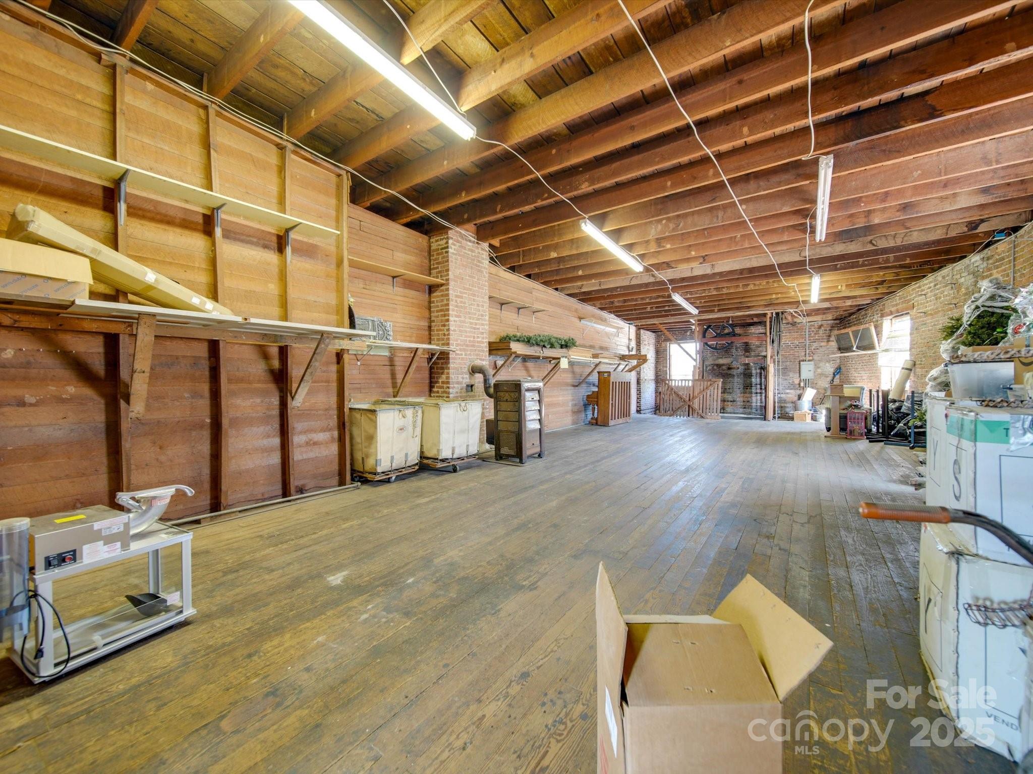 106 S Main Street Property Photo 27