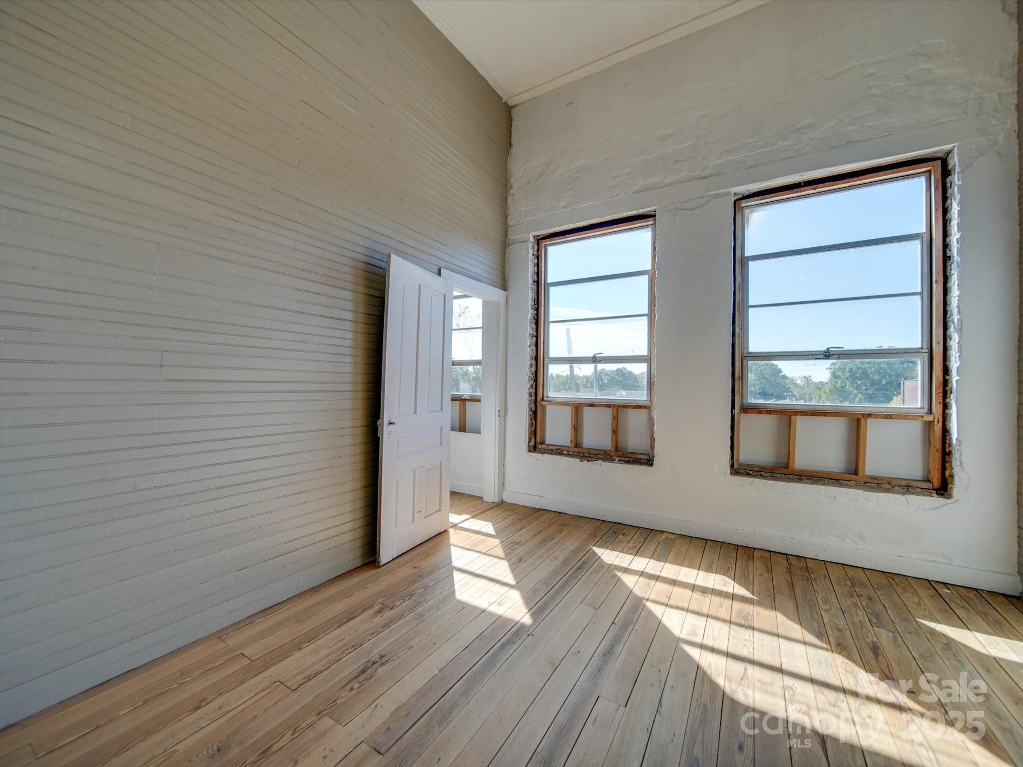 106 S Main Street Property Photo 28