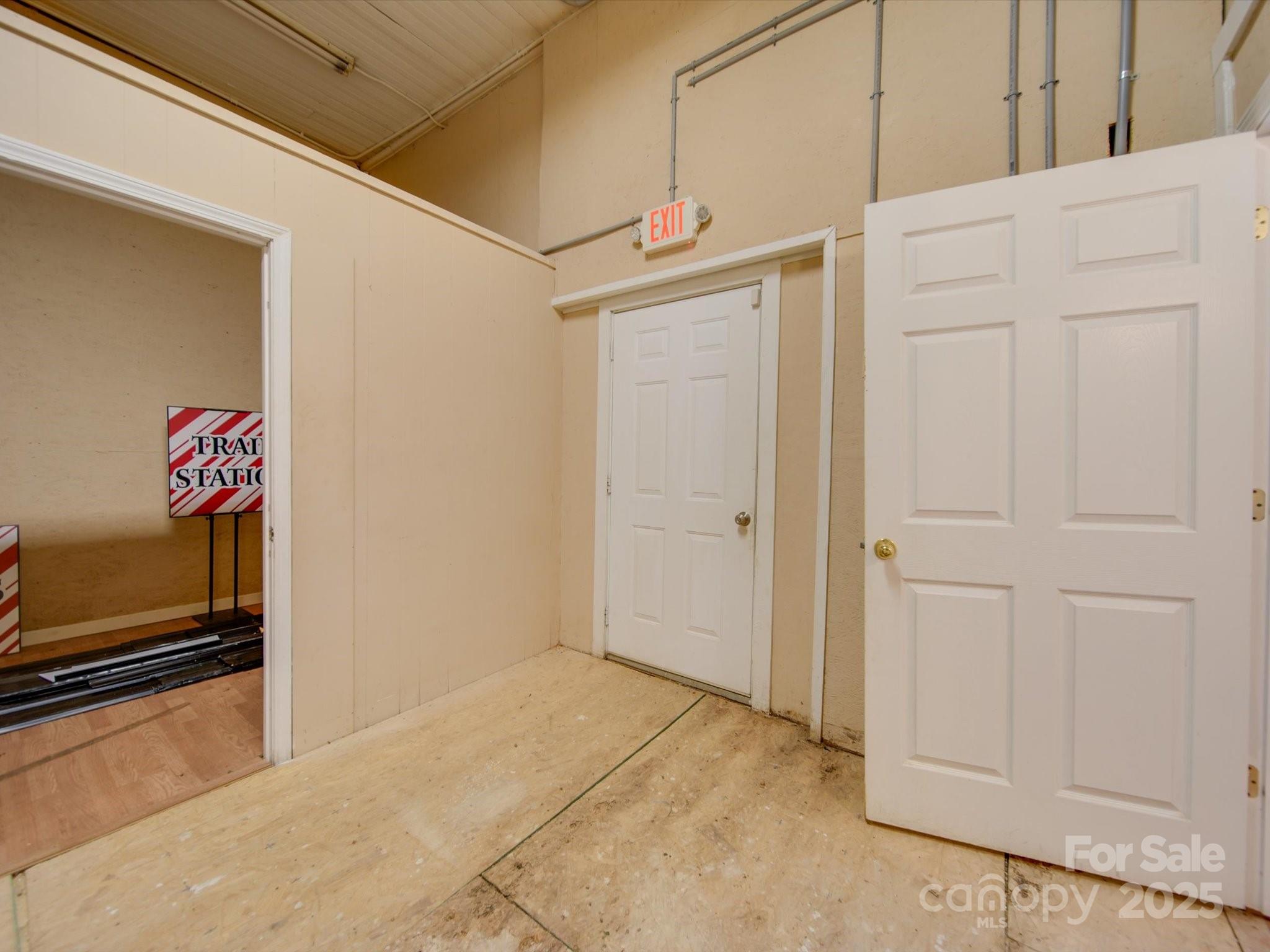 106 S Main Street Property Photo 41