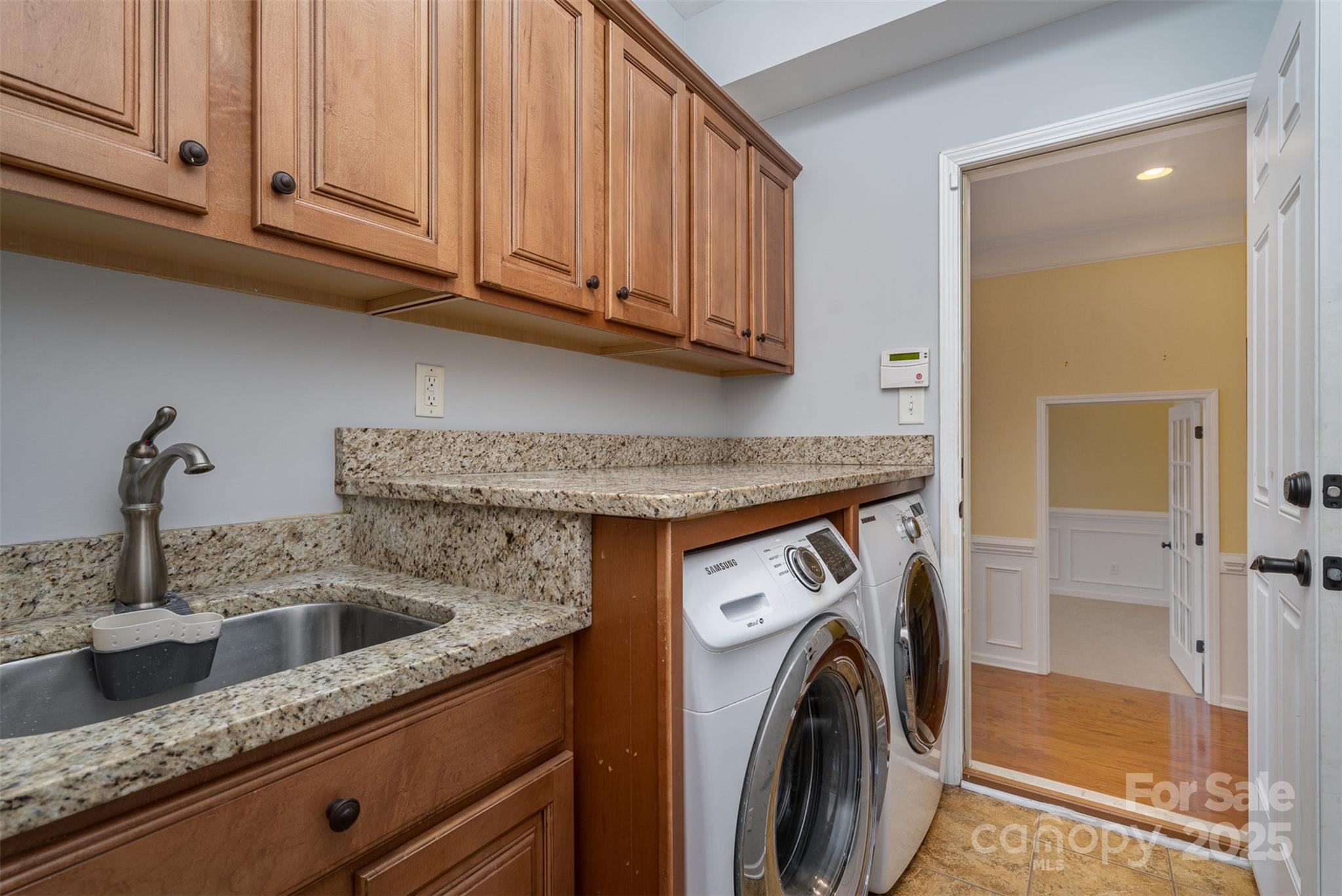 1001 Hatton Terrace Property Photo 25