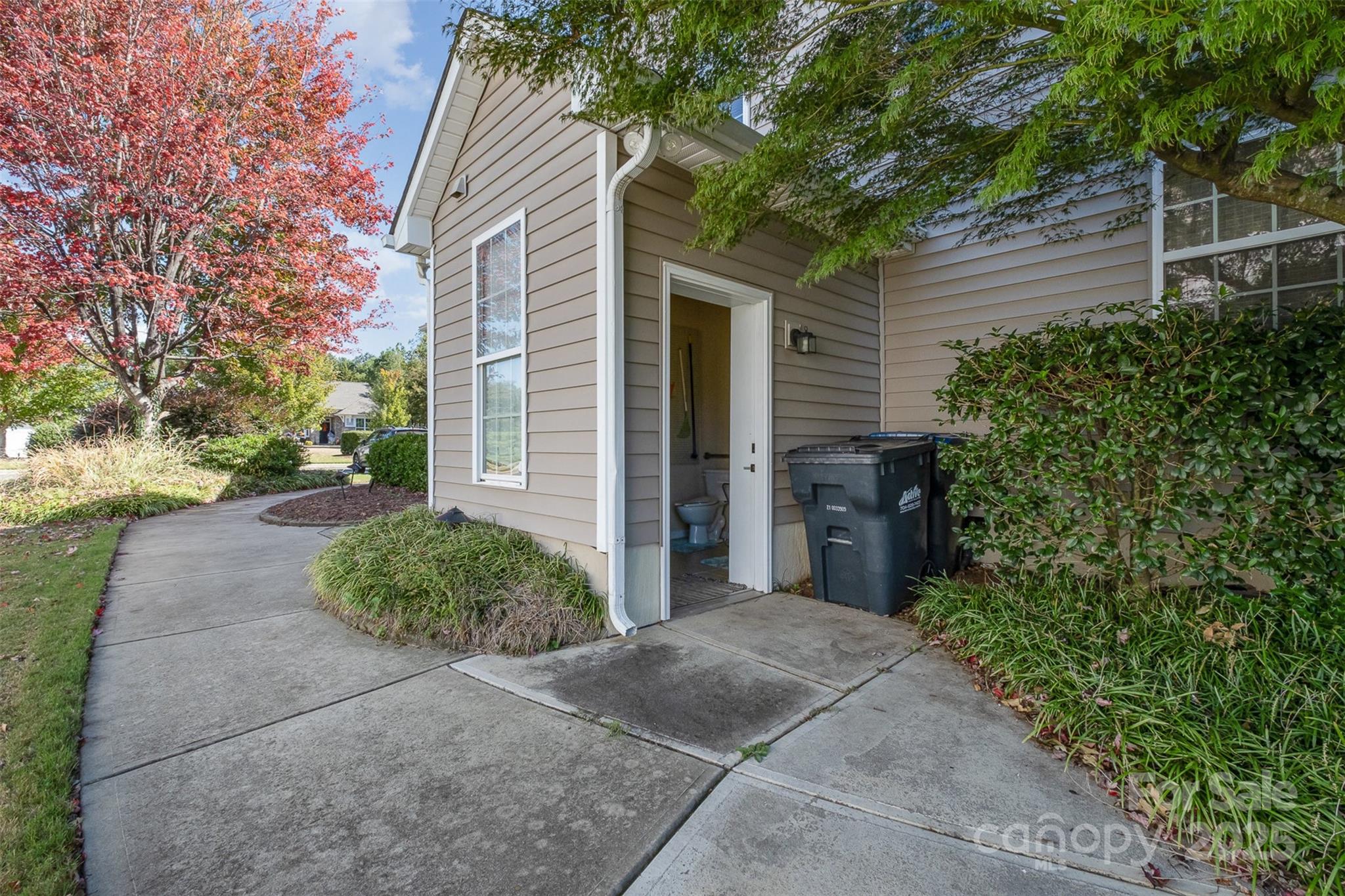 1001 Hatton Terrace Property Photo 28