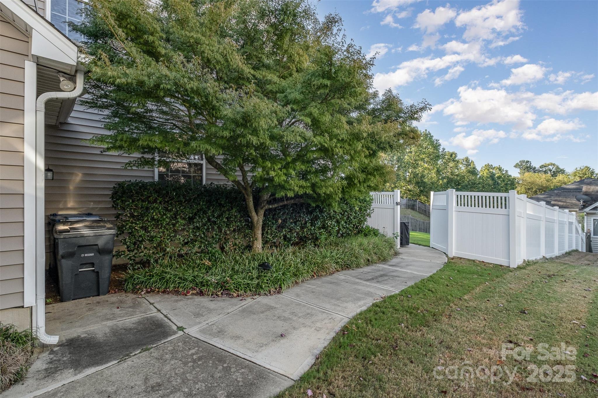 1001 Hatton Terrace Property Photo 29
