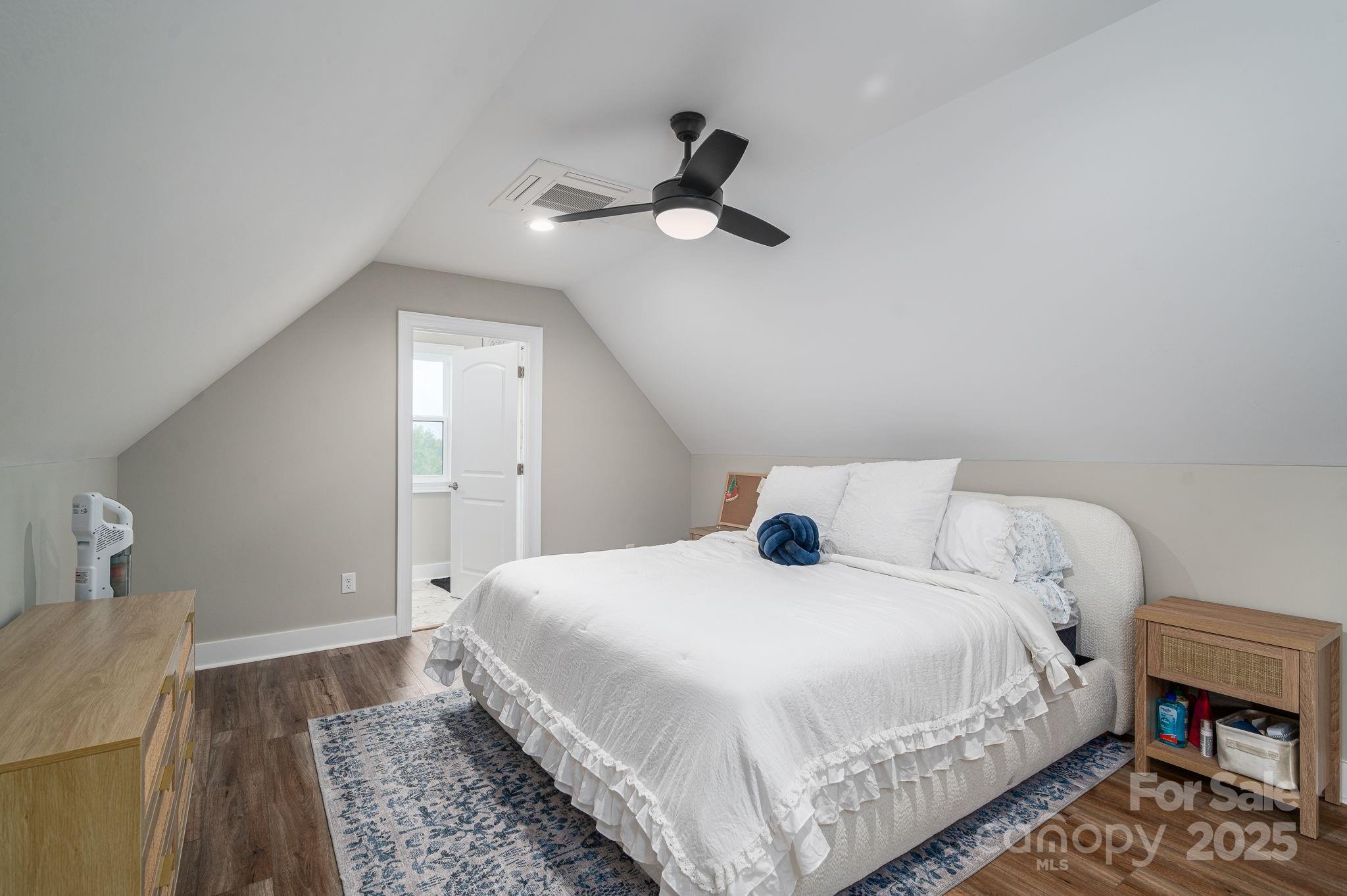 615 Sandycrest Drive Property Photo 16
