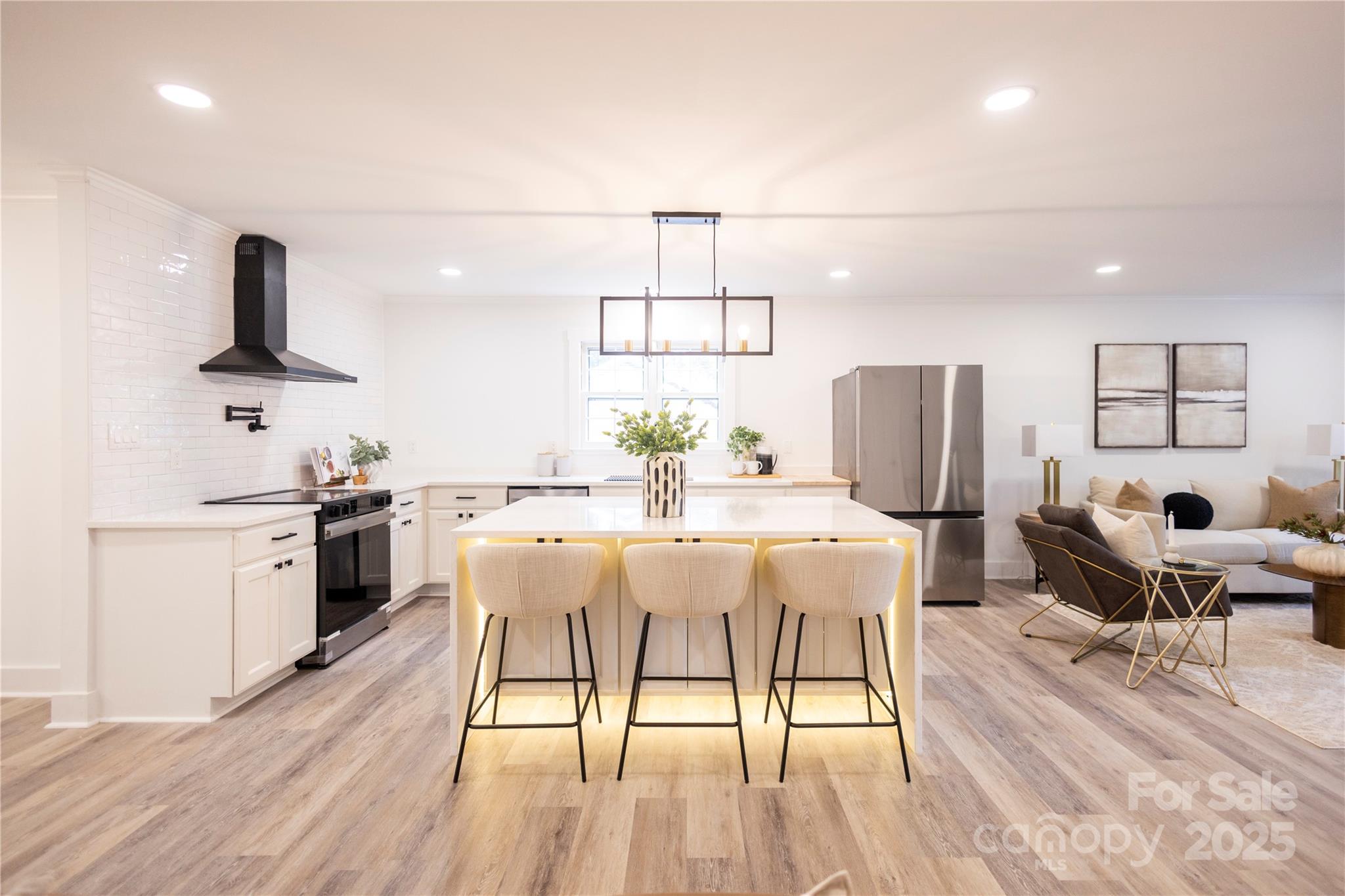 8946 Glencroft Road Property Photo 1