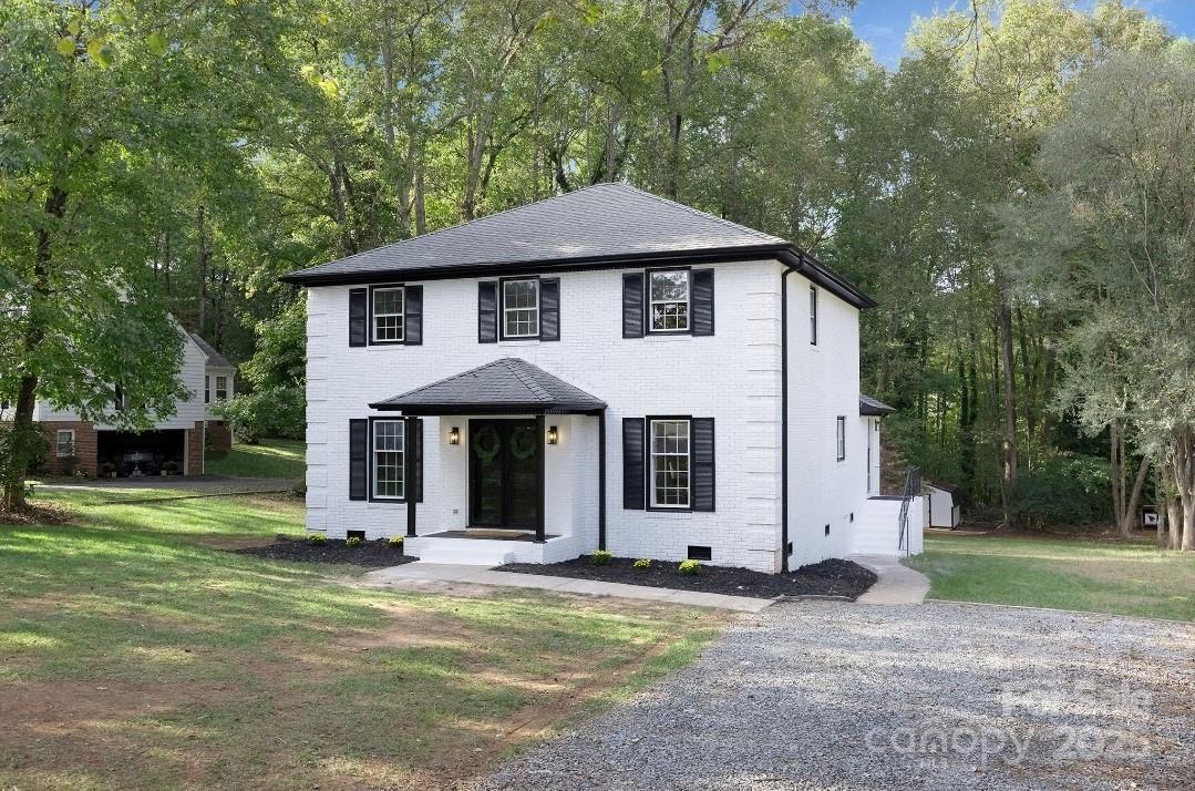 8946 Glencroft Road Property Photo 4