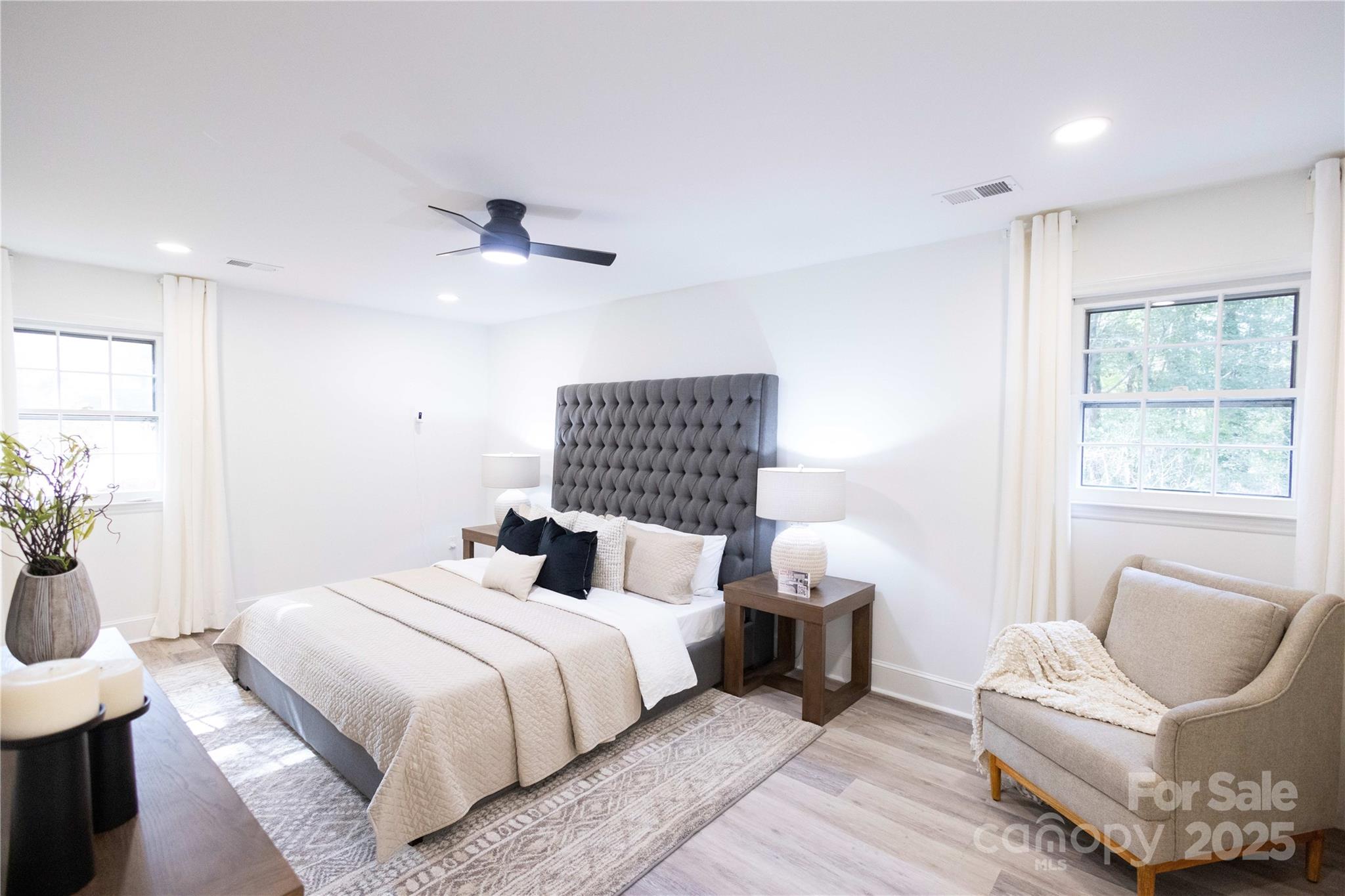 8946 Glencroft Road Property Photo 22