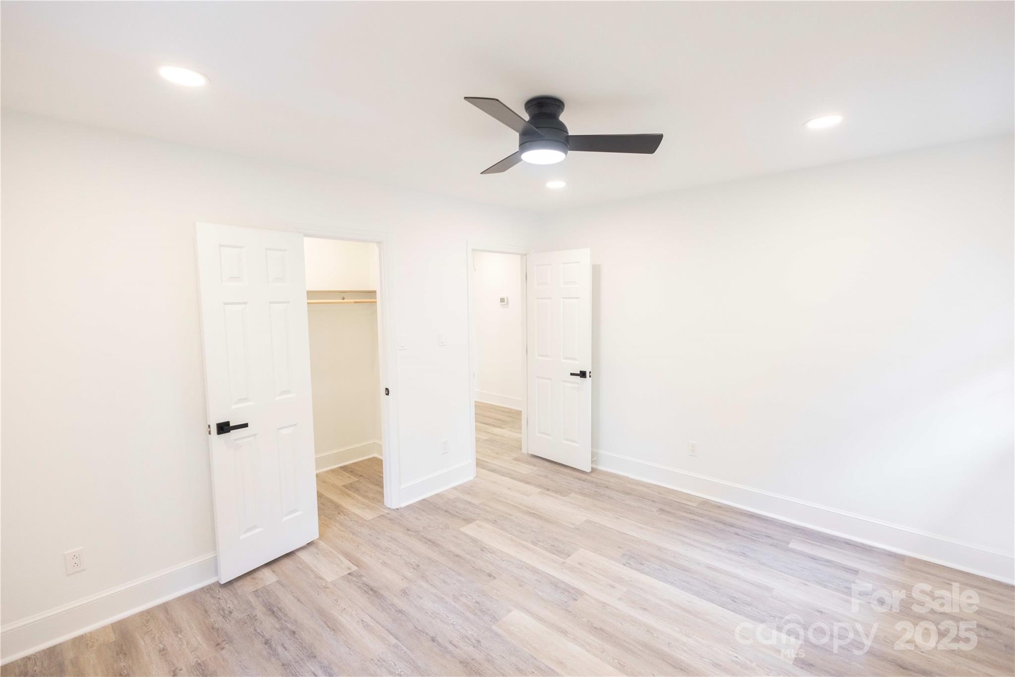 8946 Glencroft Road Property Photo 28