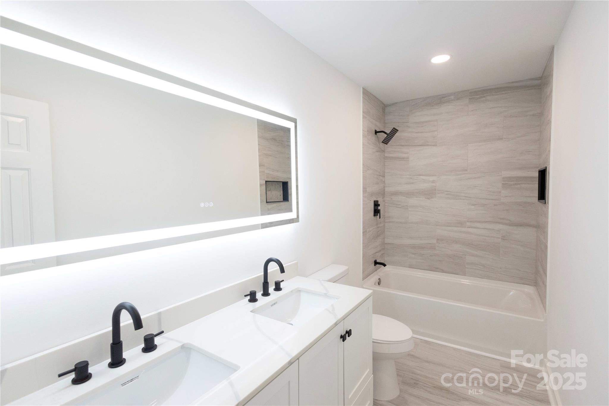 8946 Glencroft Road Property Photo 29