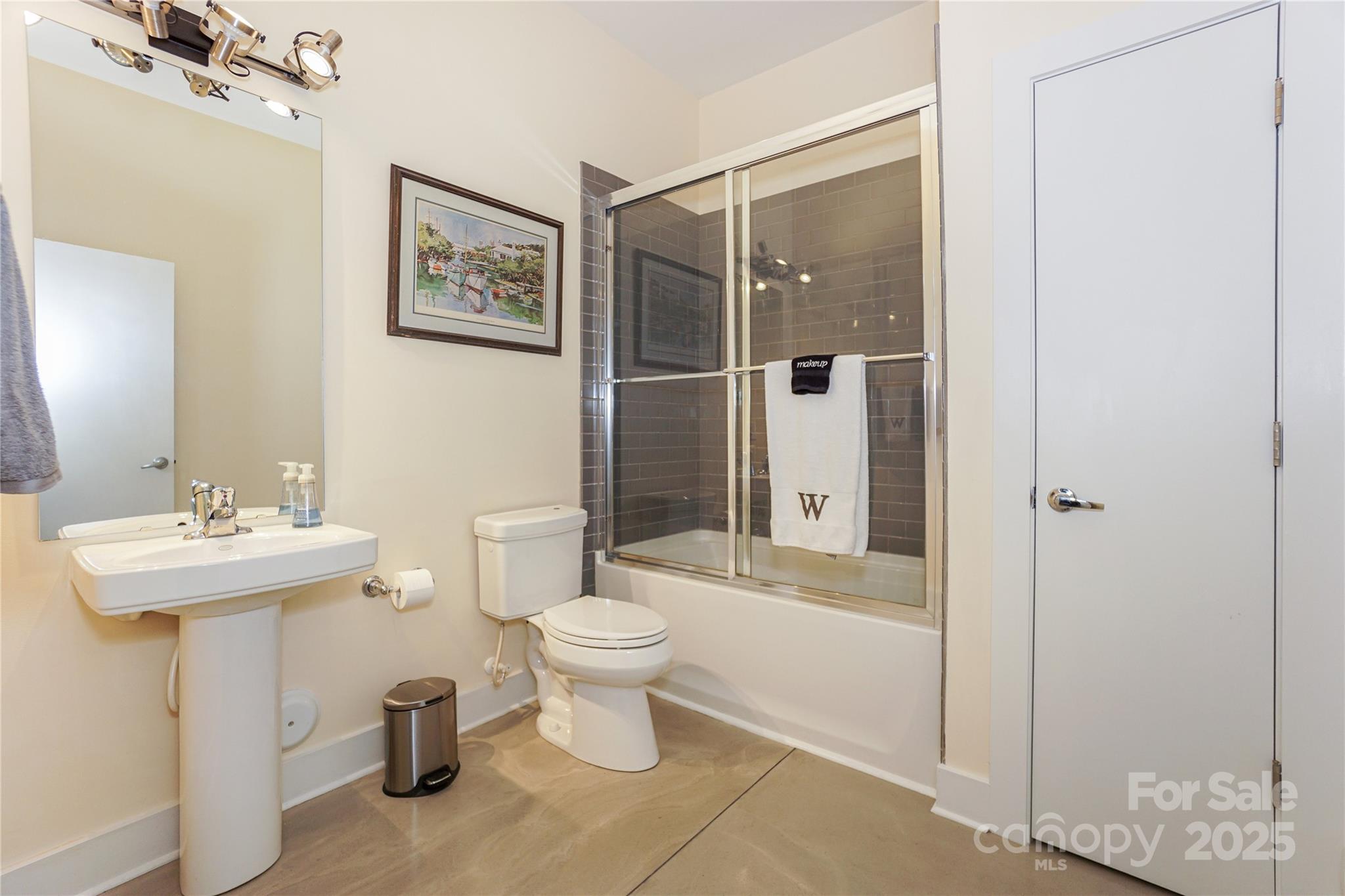 929 Westmere Avenue Property Photo 5
