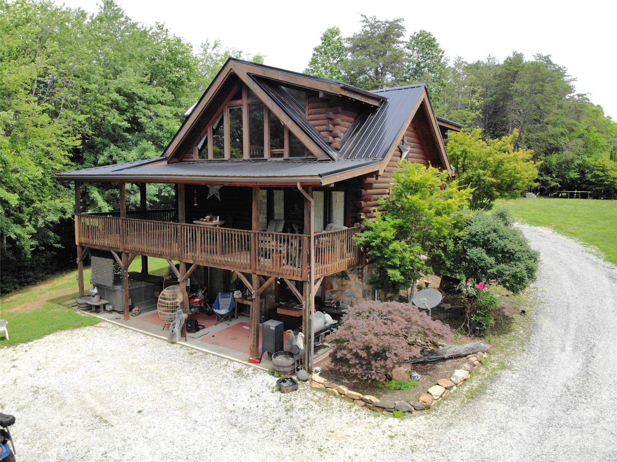 460 Cascades Parkway Property Photo 2