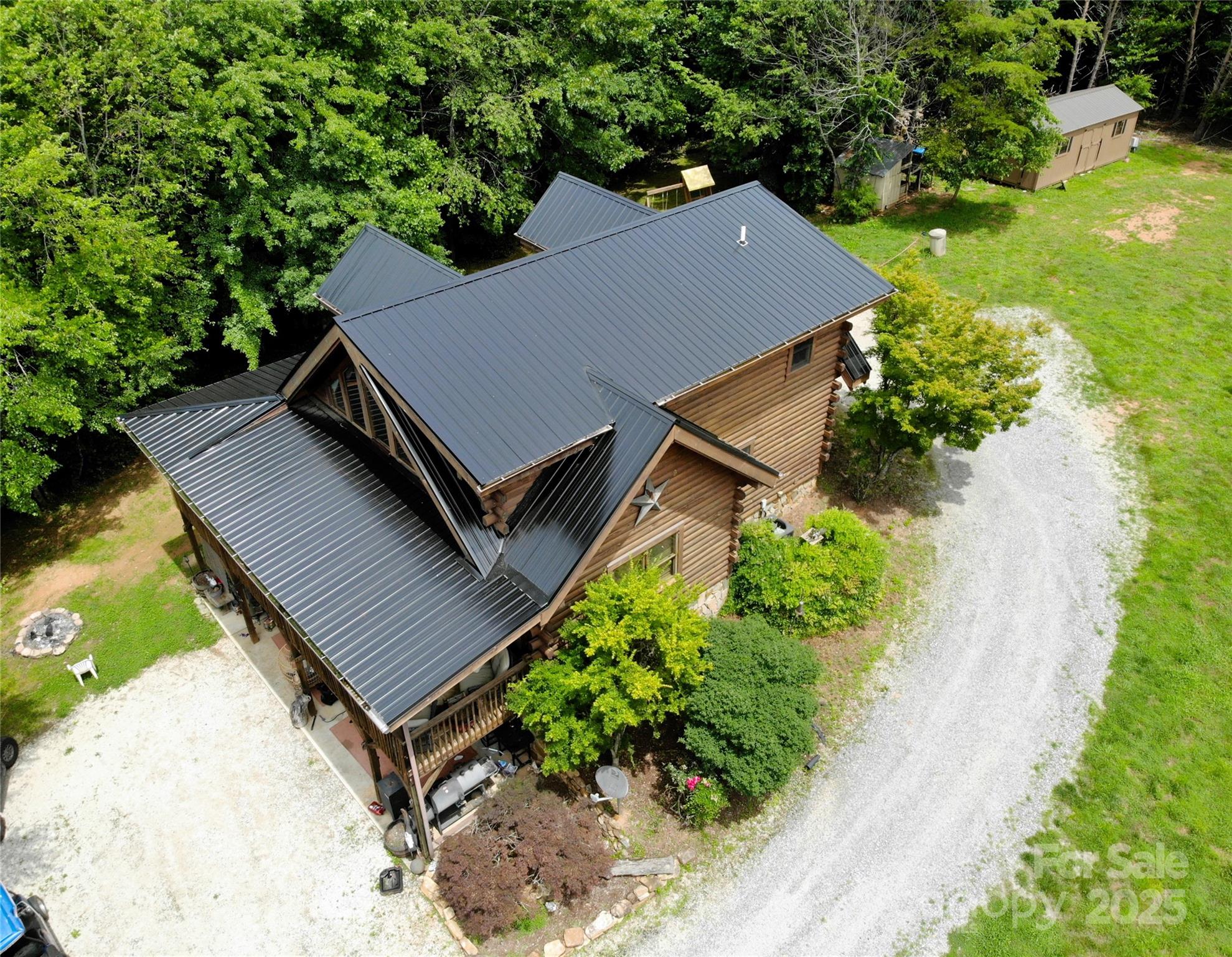 460 Cascades Parkway Property Photo 3