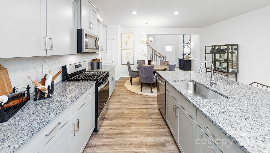7873 Iron Road Property Photo