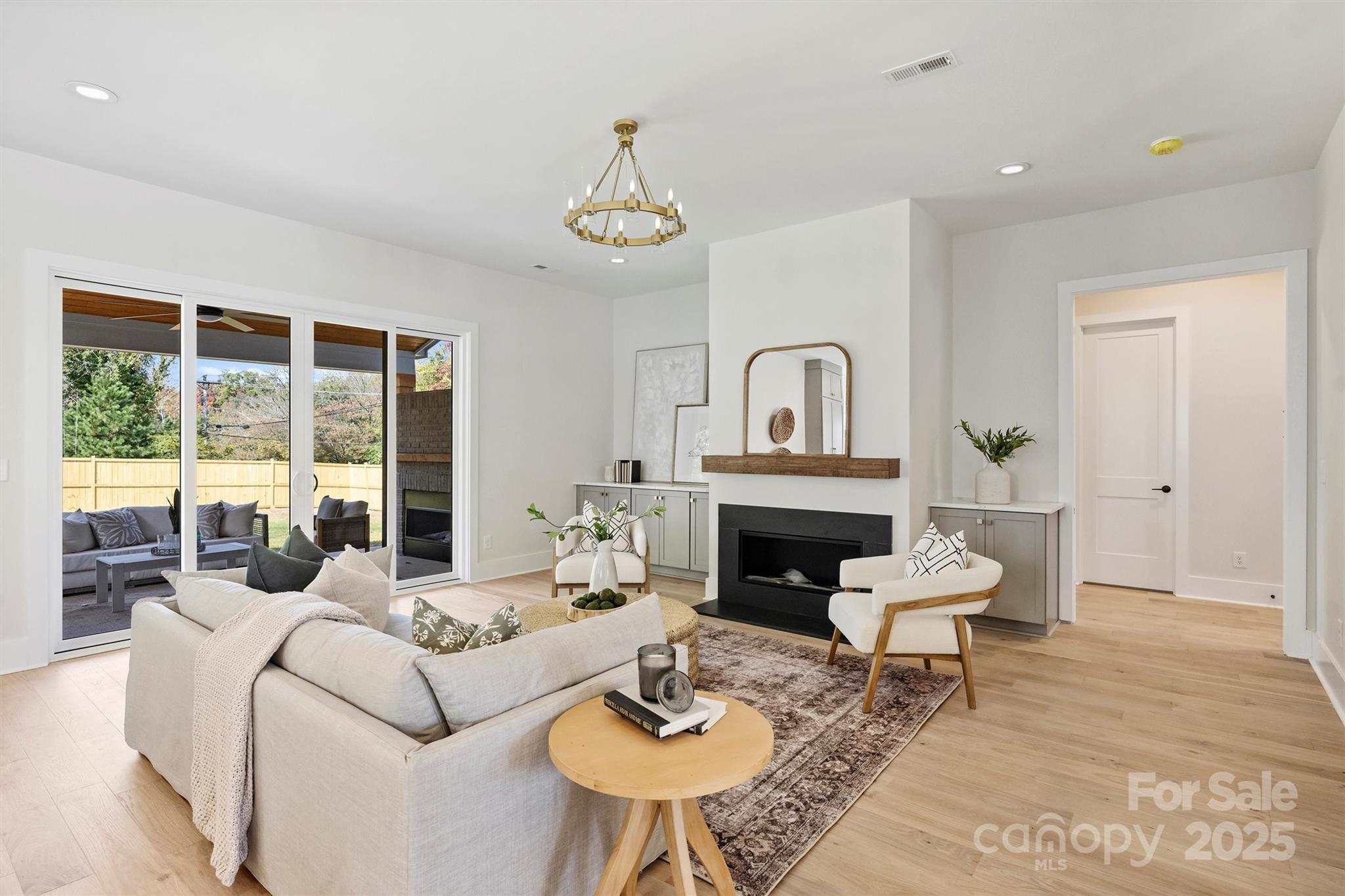 571 Lyttleton Drive Property Photo 6