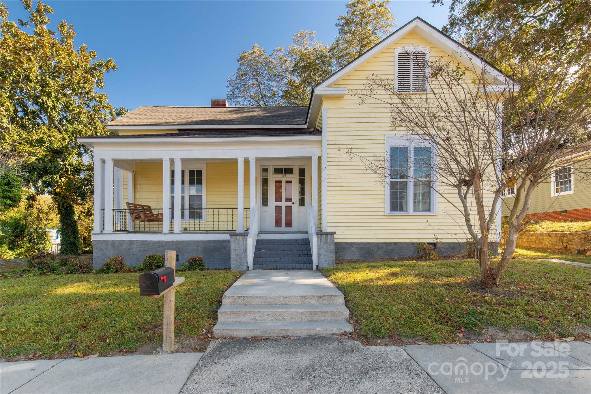 305 N White Street Property Photo 4