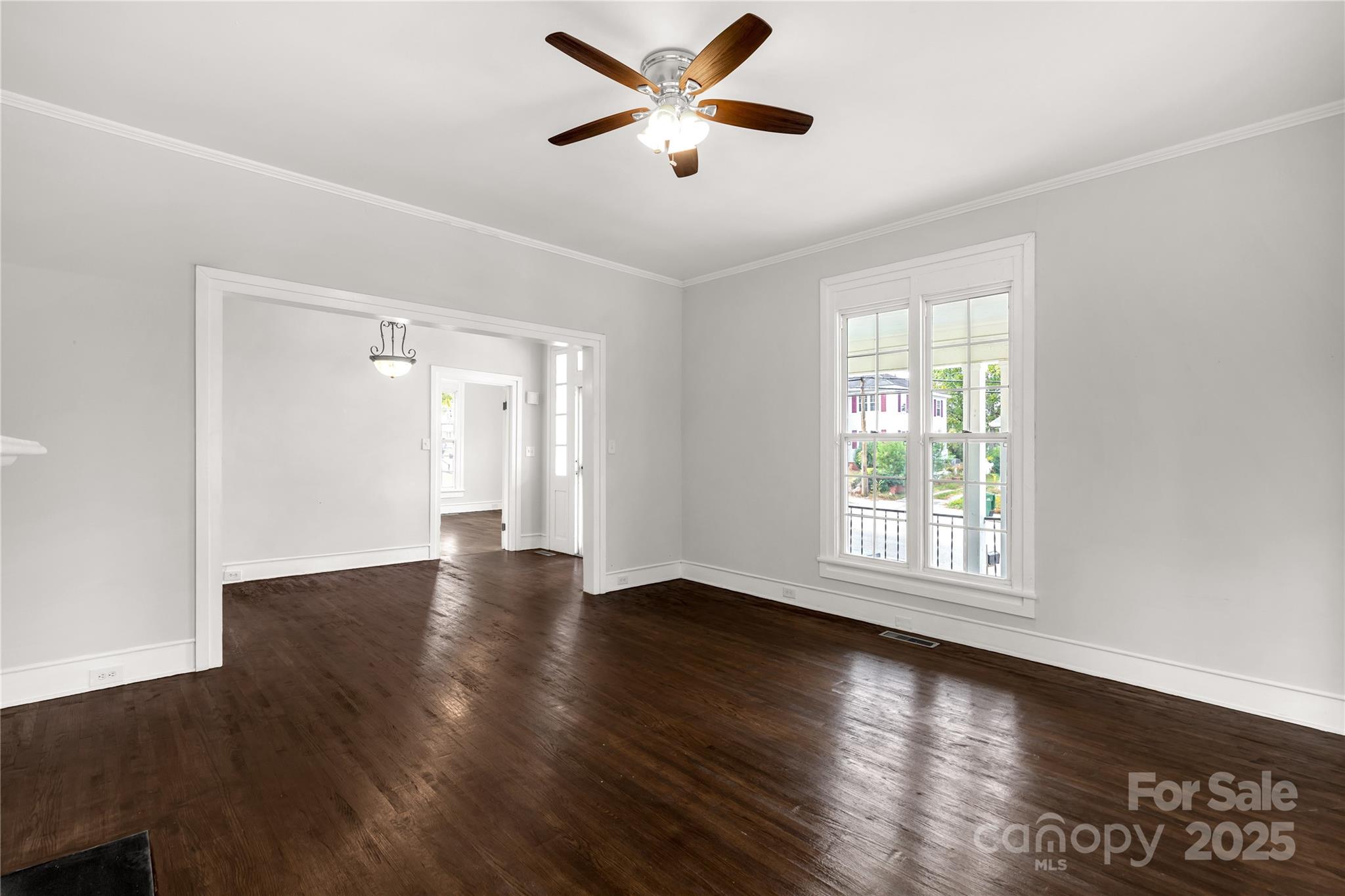 305 N White Street Property Photo 6