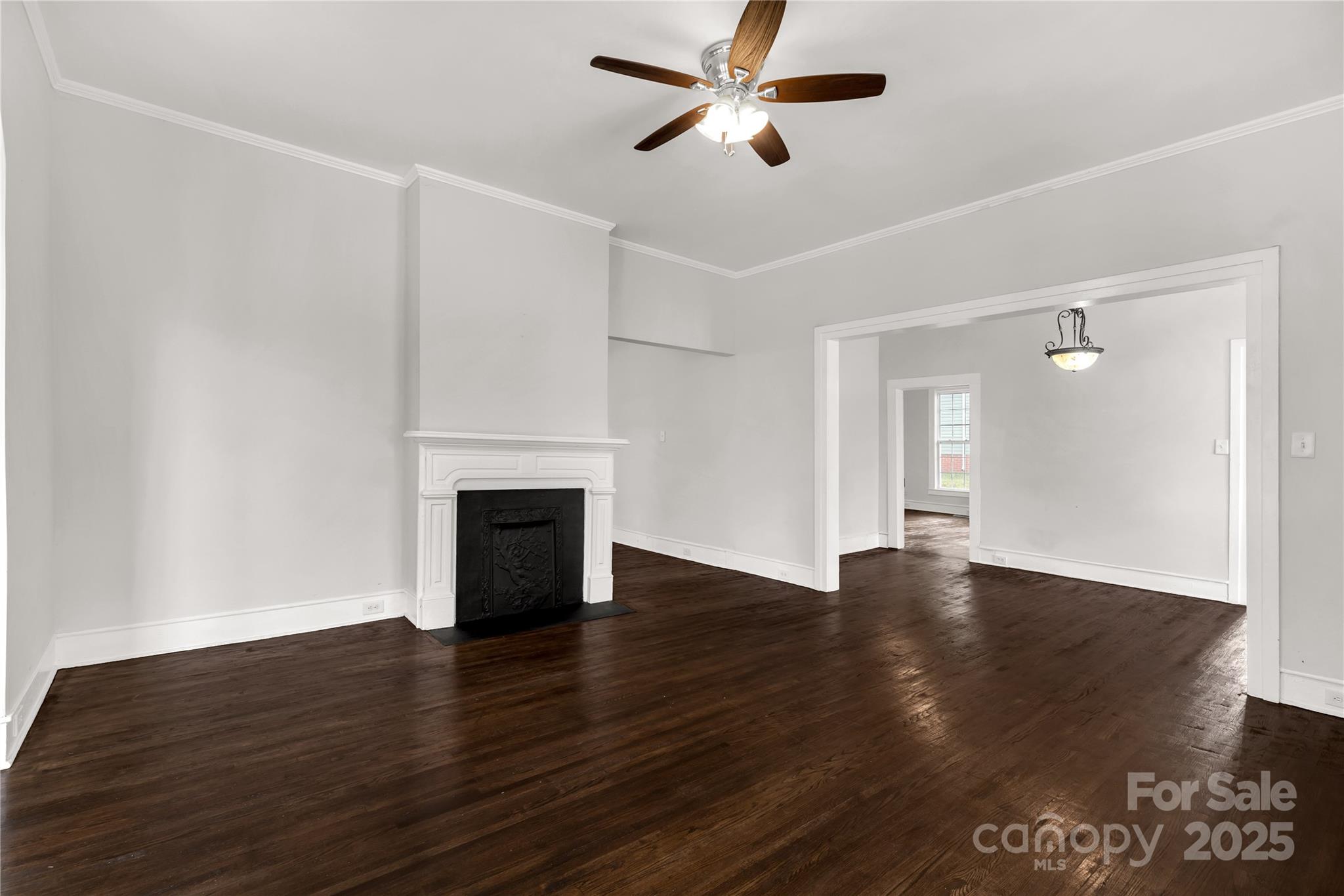305 N White Street Property Photo 7