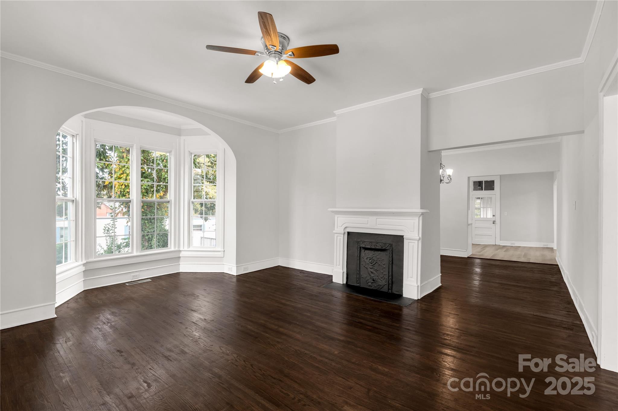 305 N White Street Property Photo 8