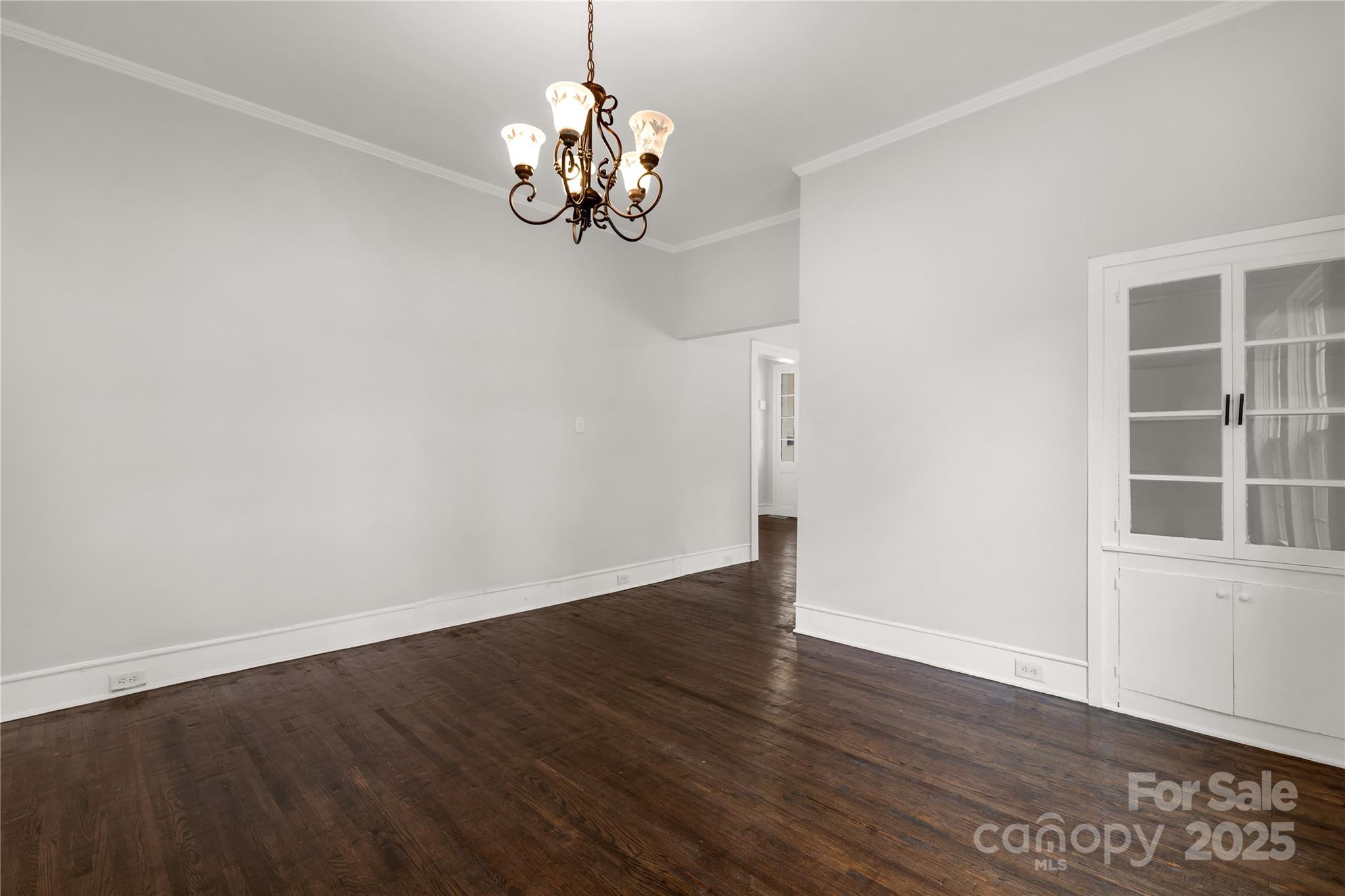 305 N White Street Property Photo 13
