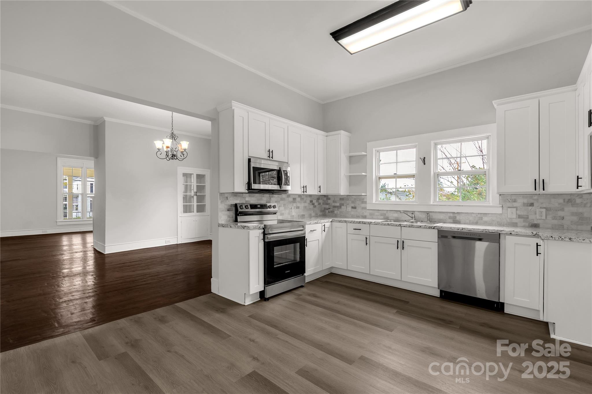 305 N White Street Property Photo 15