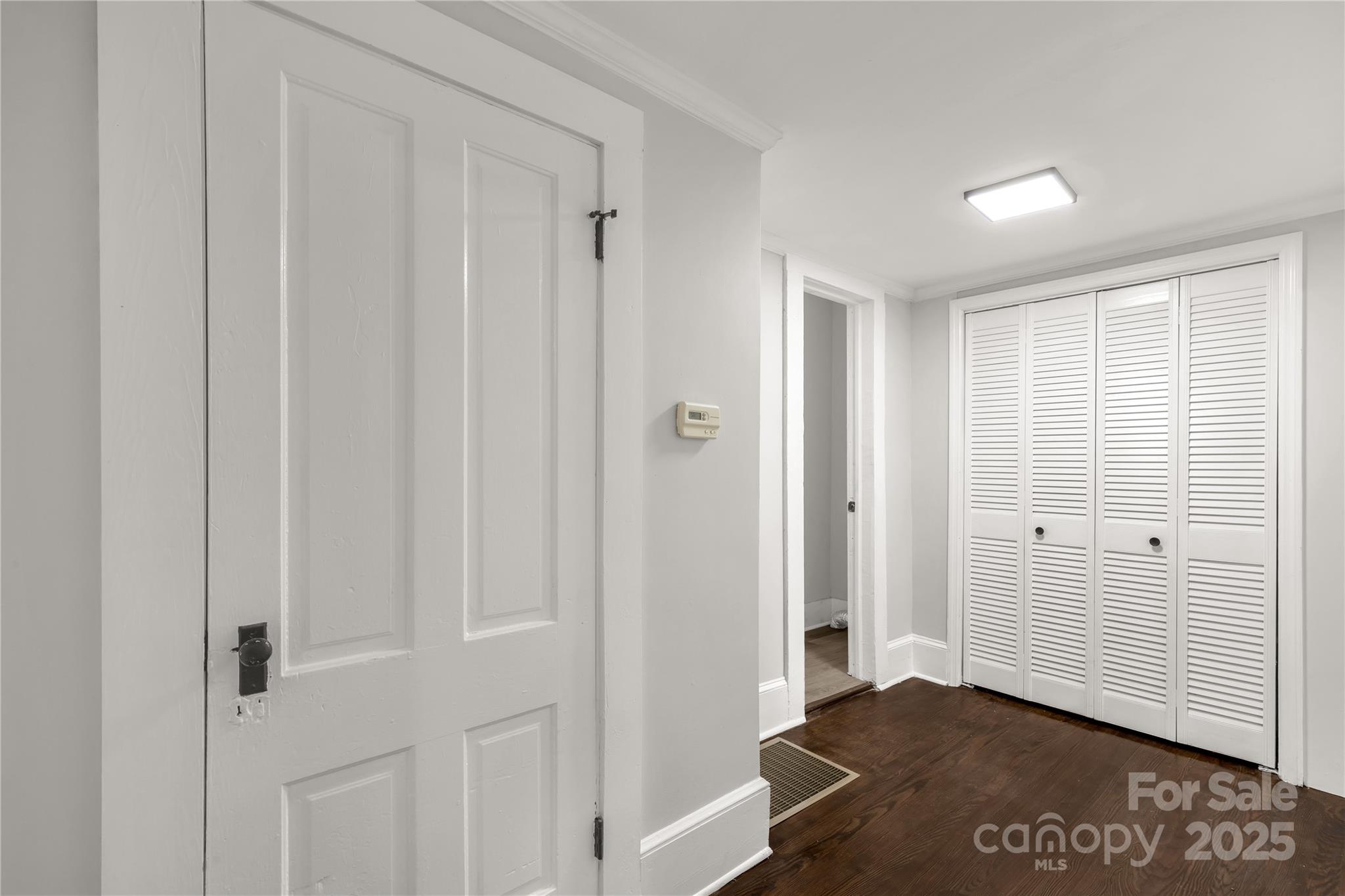 305 N White Street Property Photo 18