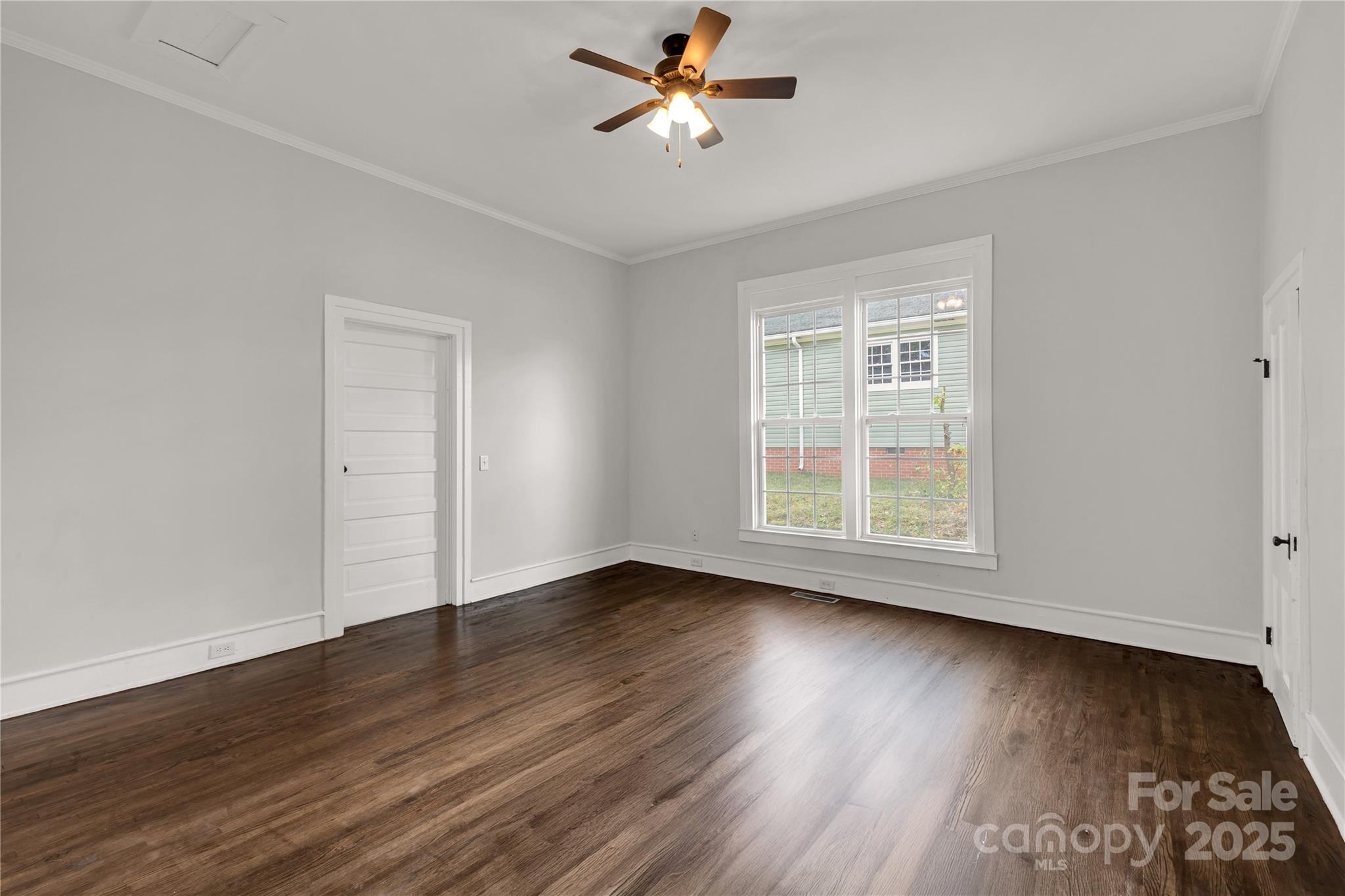 305 N White Street Property Photo 19