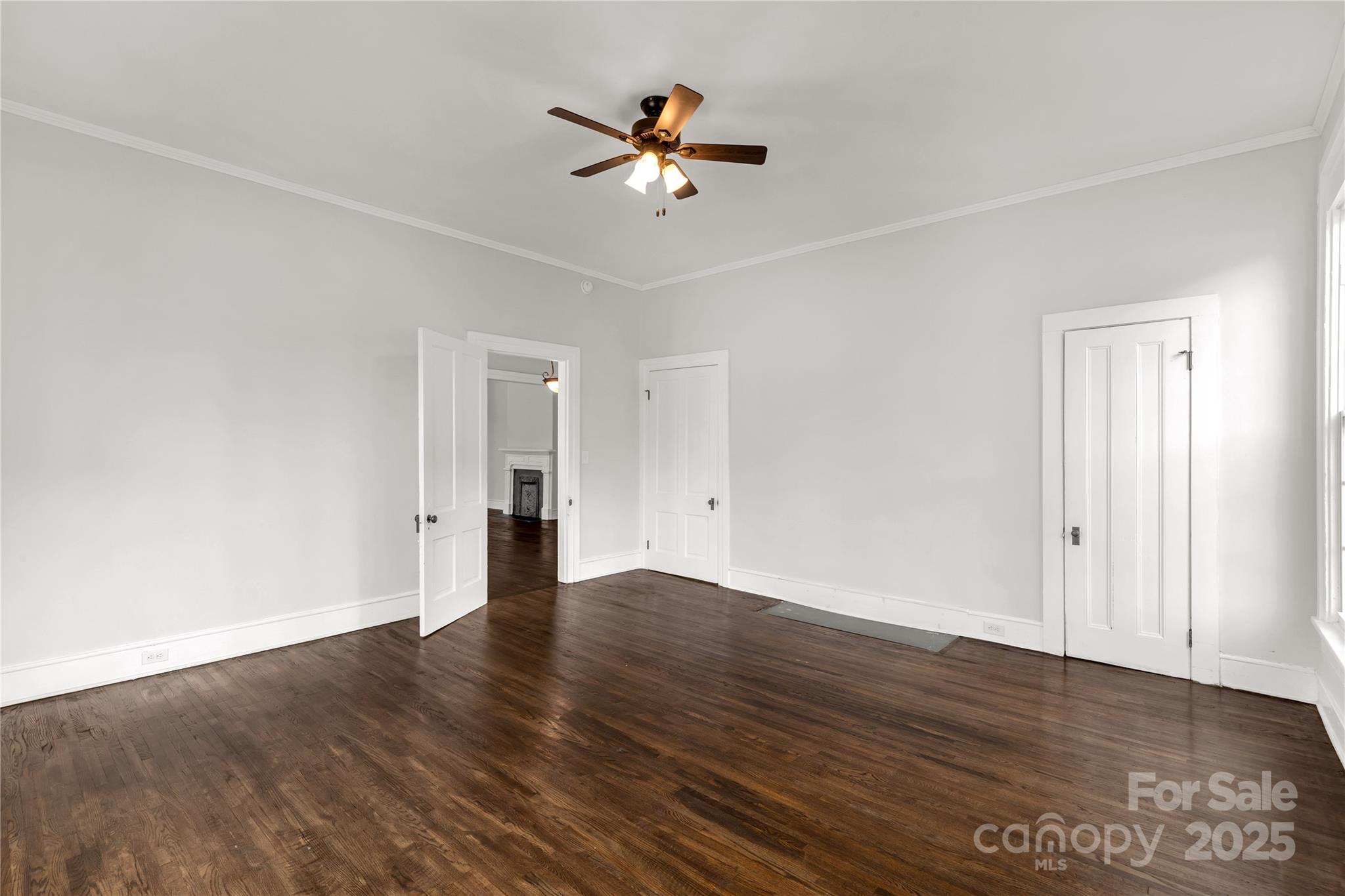 305 N White Street Property Photo 28