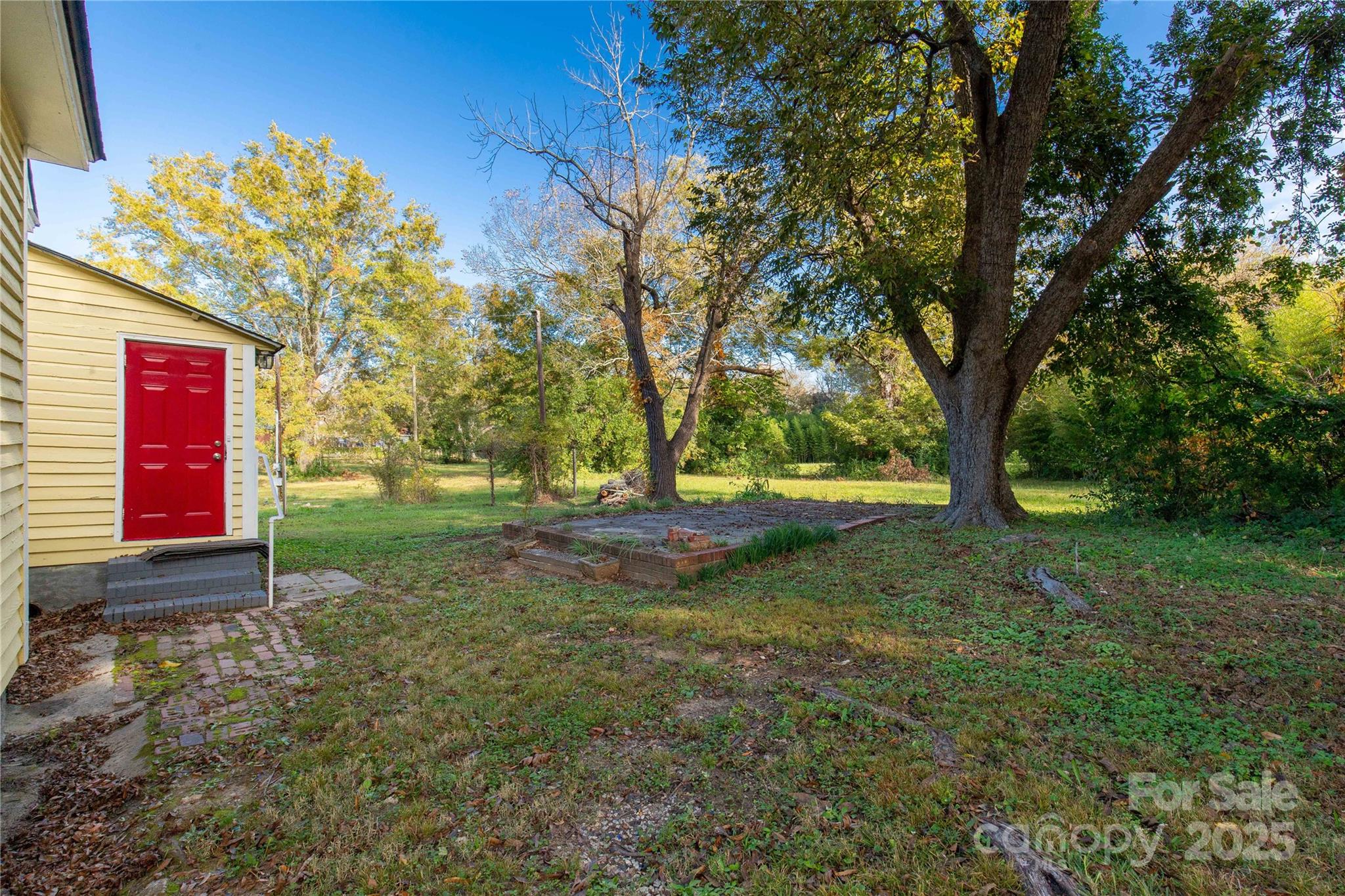 305 N White Street Property Photo 32