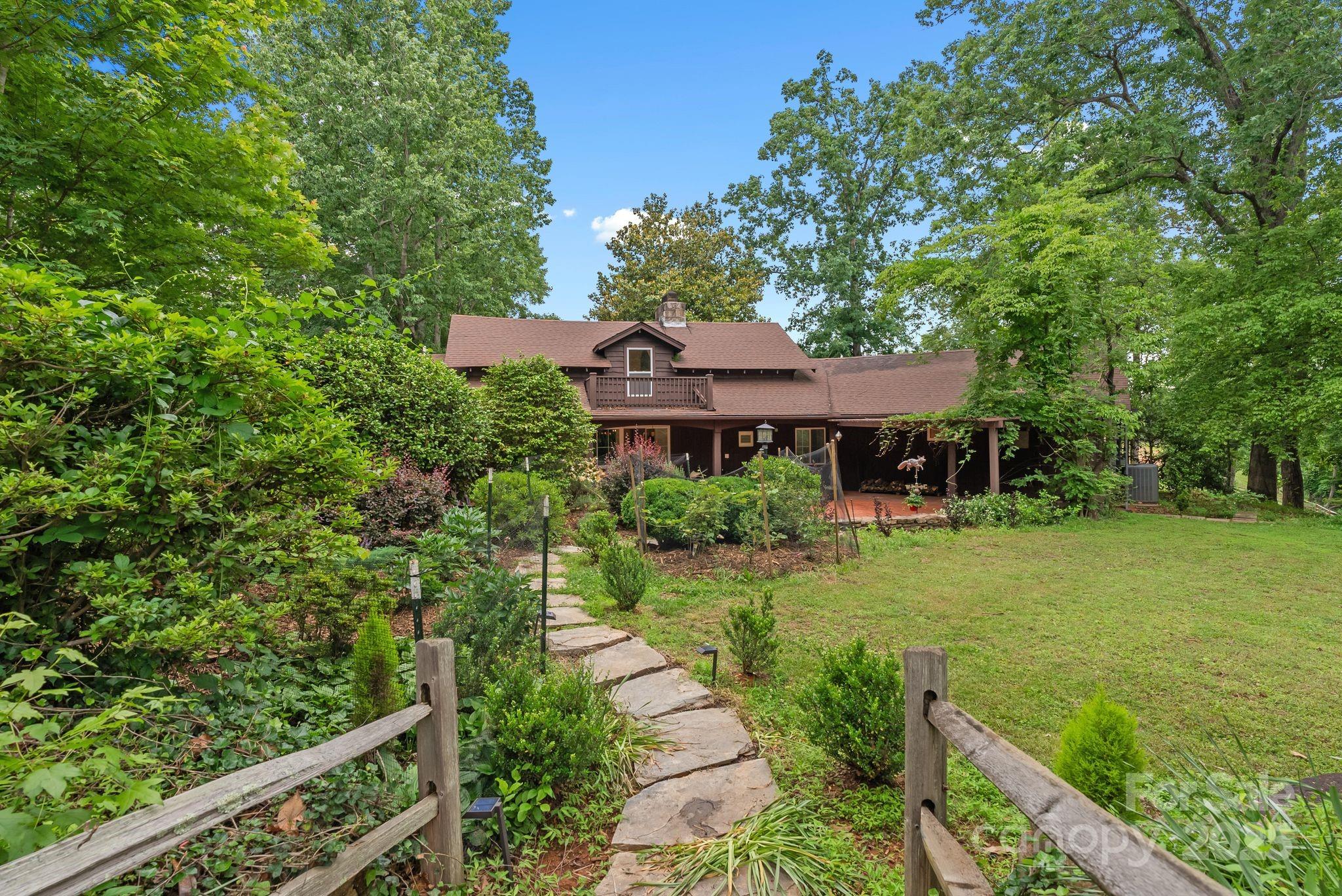 777 S River Road Property Photo 2