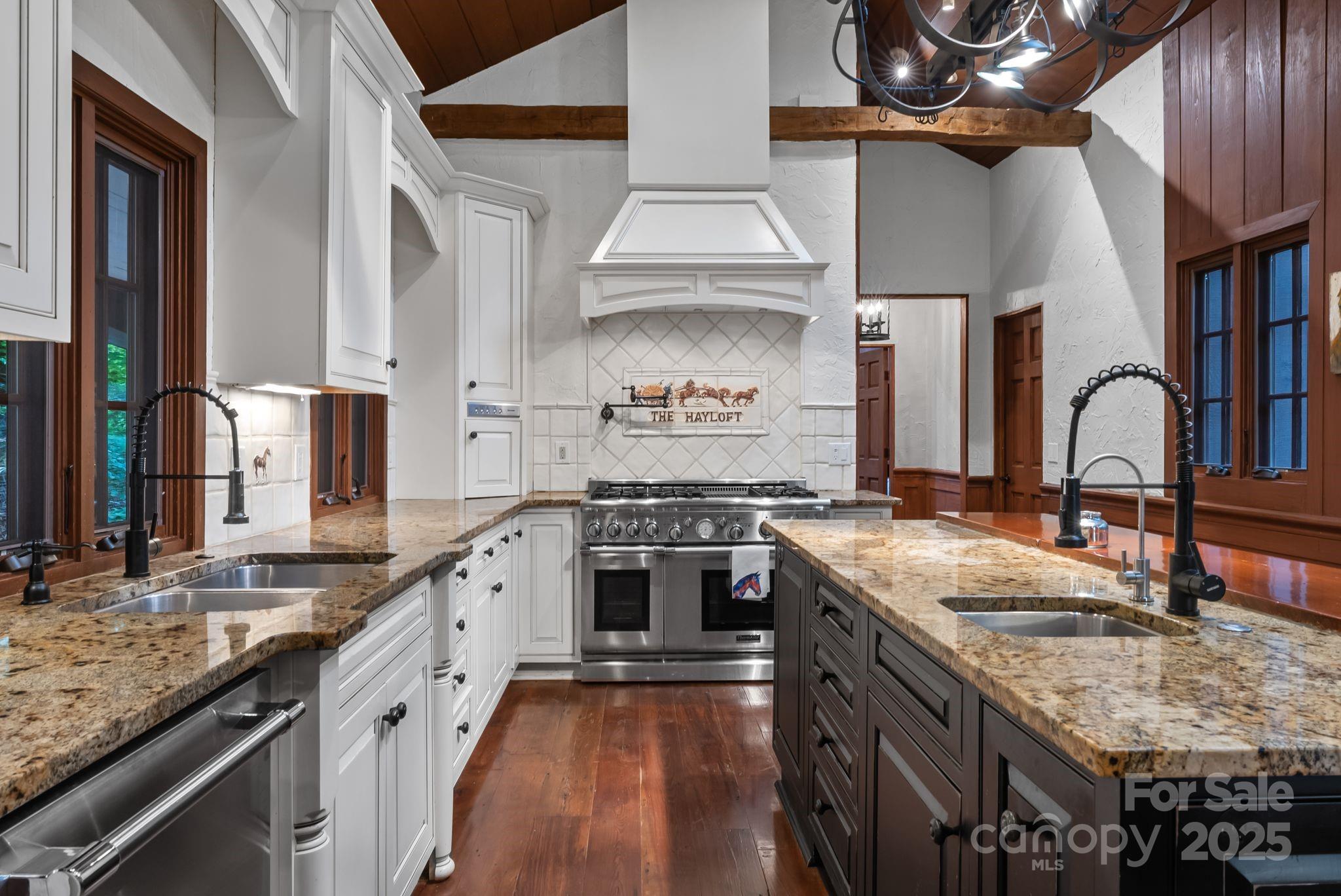 777 S River Road Property Photo 10