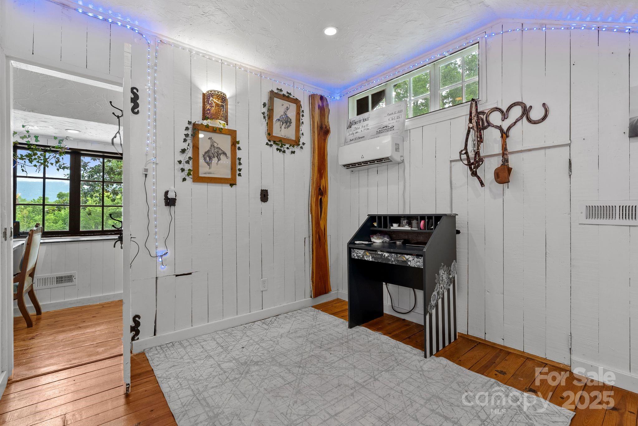 777 S River Road Property Photo 13