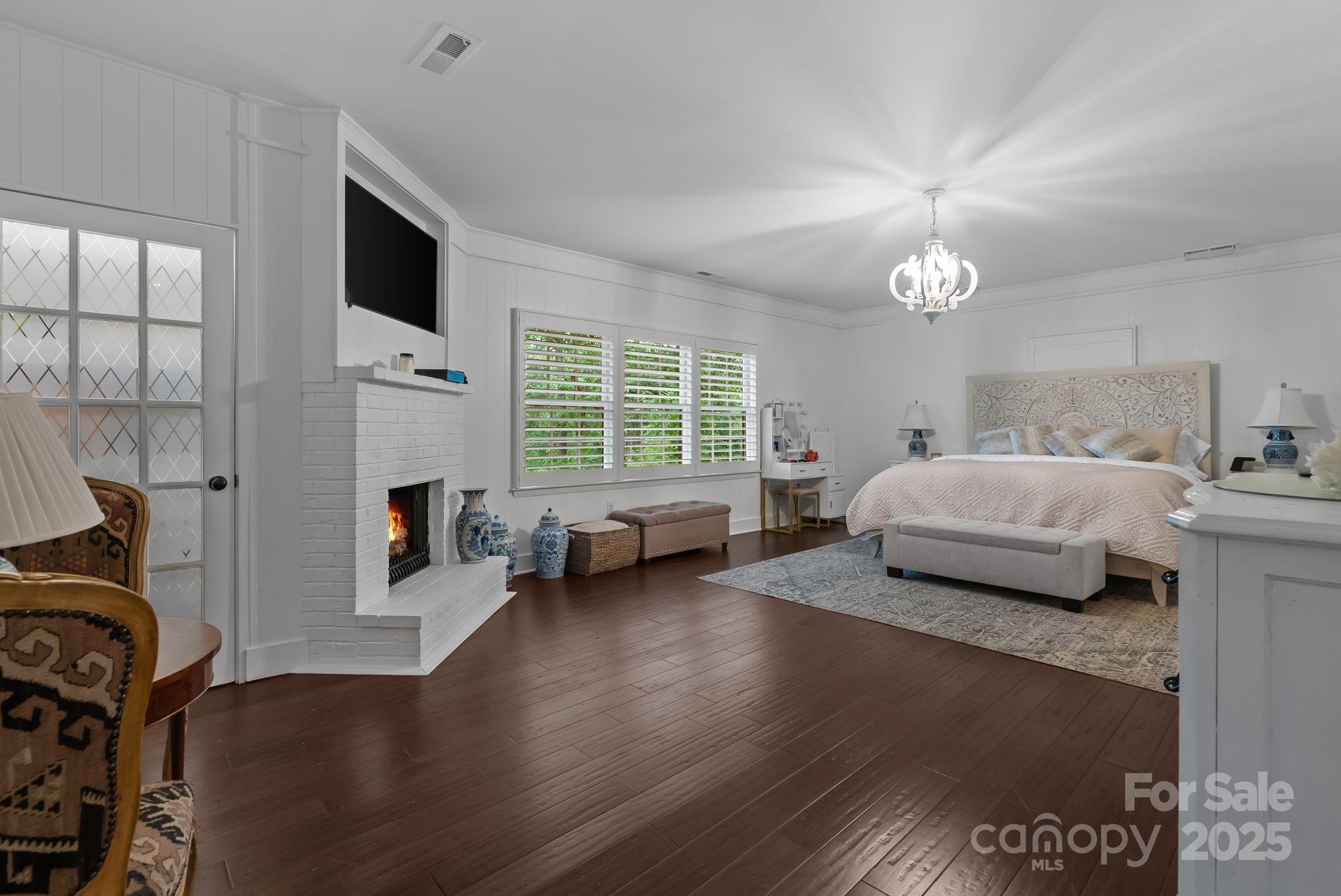 777 S River Road Property Photo 16