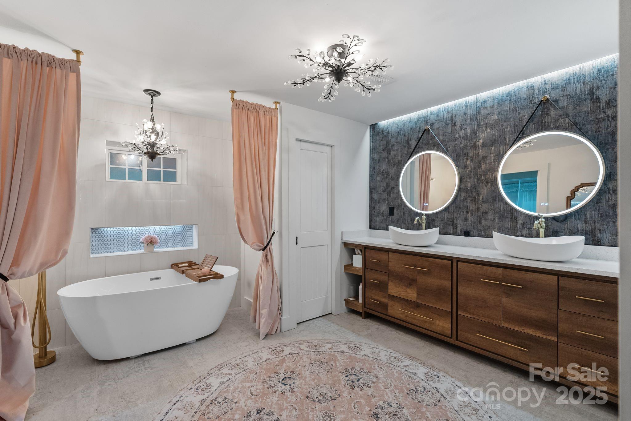 777 S River Road Property Photo 18