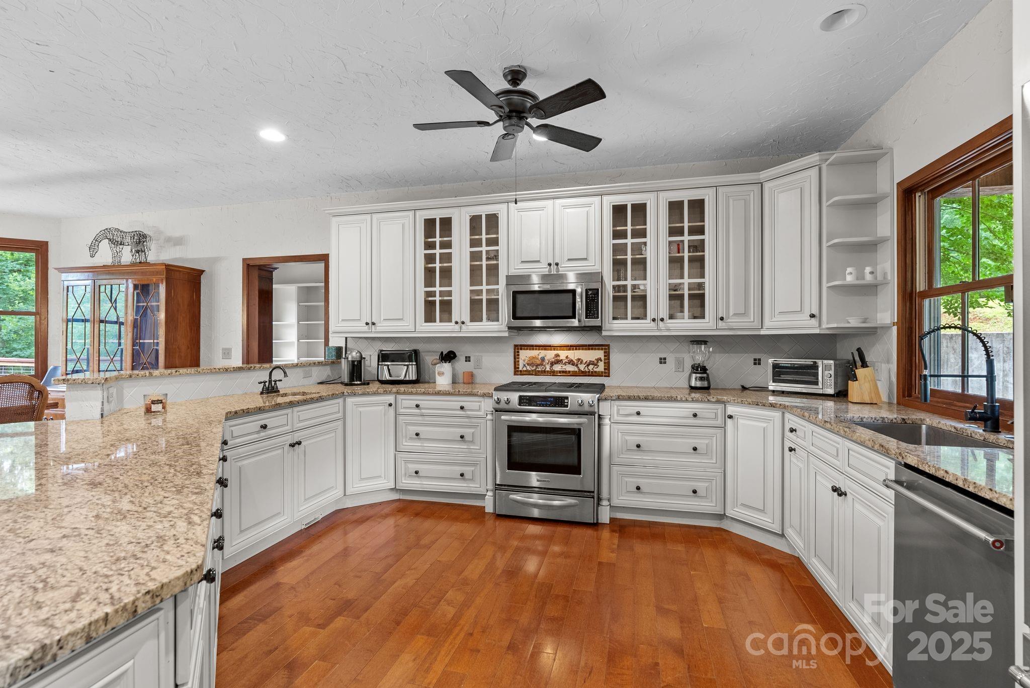 777 S River Road Property Photo 42