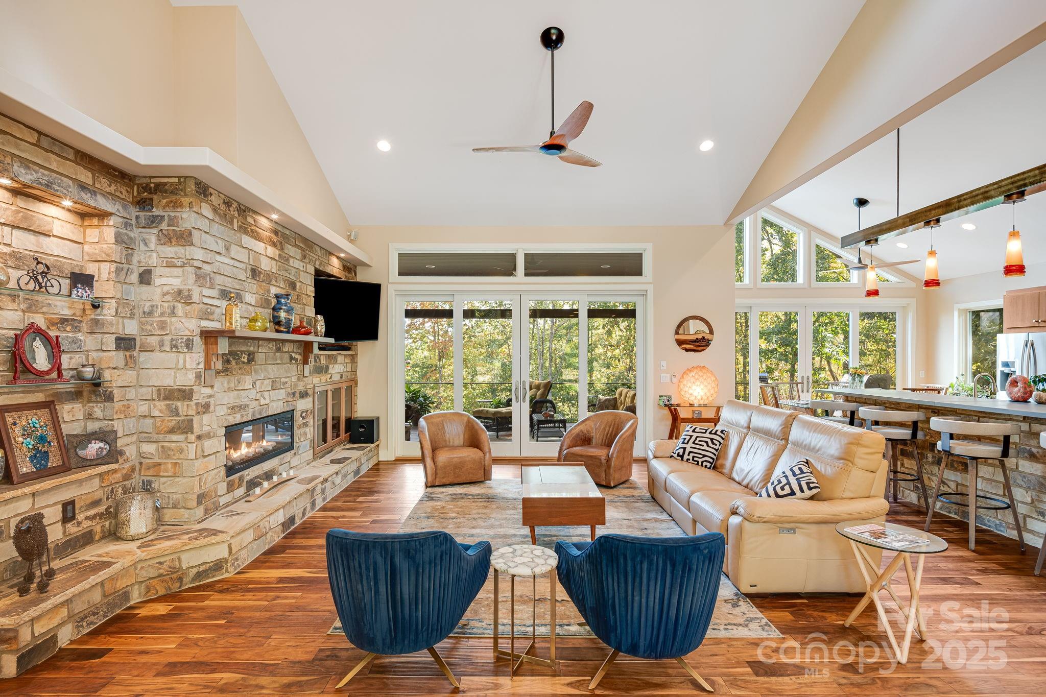 328 Boundary Tree Pass Property Photo