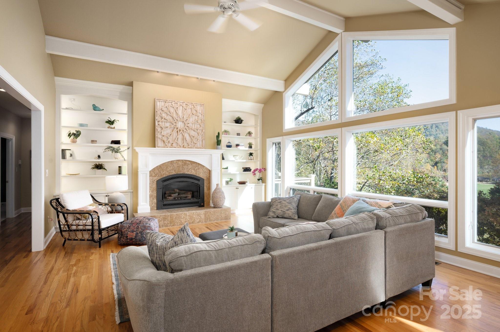 32 Scenic Valley Drive Property Photo 4